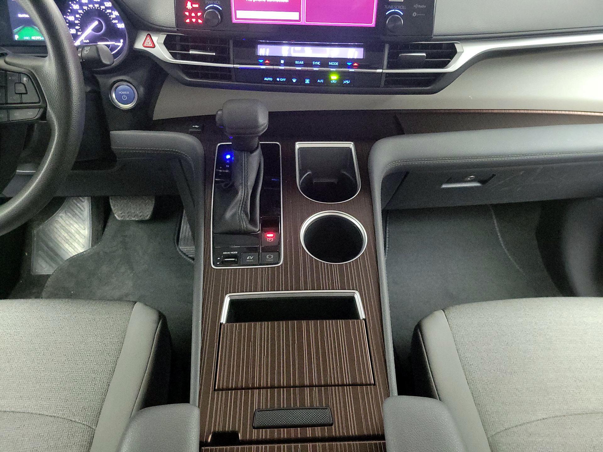 Thumbnail: 2024 Toyota Sienna - 17