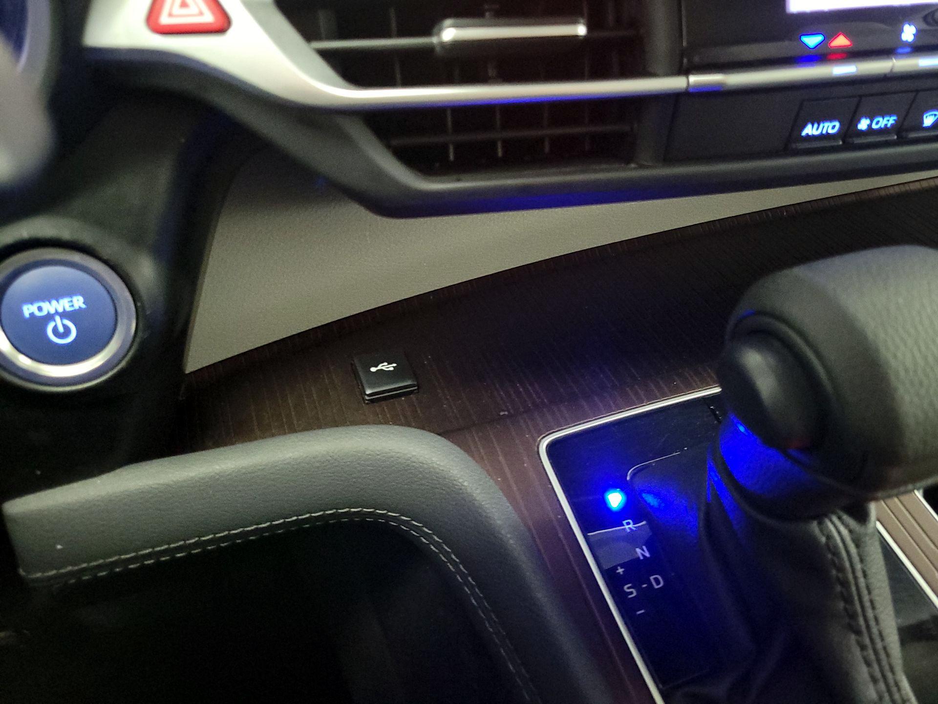 Thumbnail: 2024 Toyota Sienna - 18