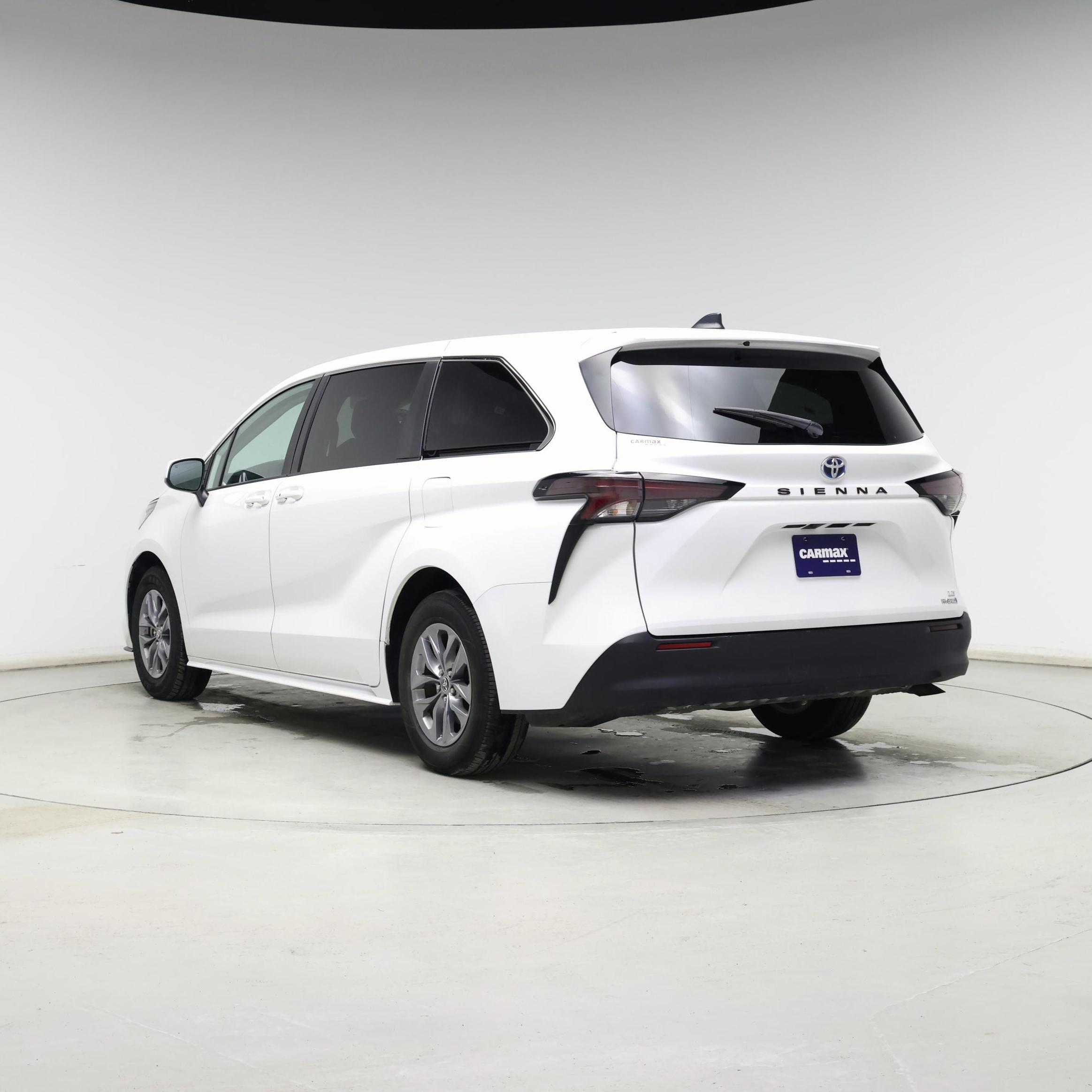 Thumbnail: 2024 Toyota Sienna - 2