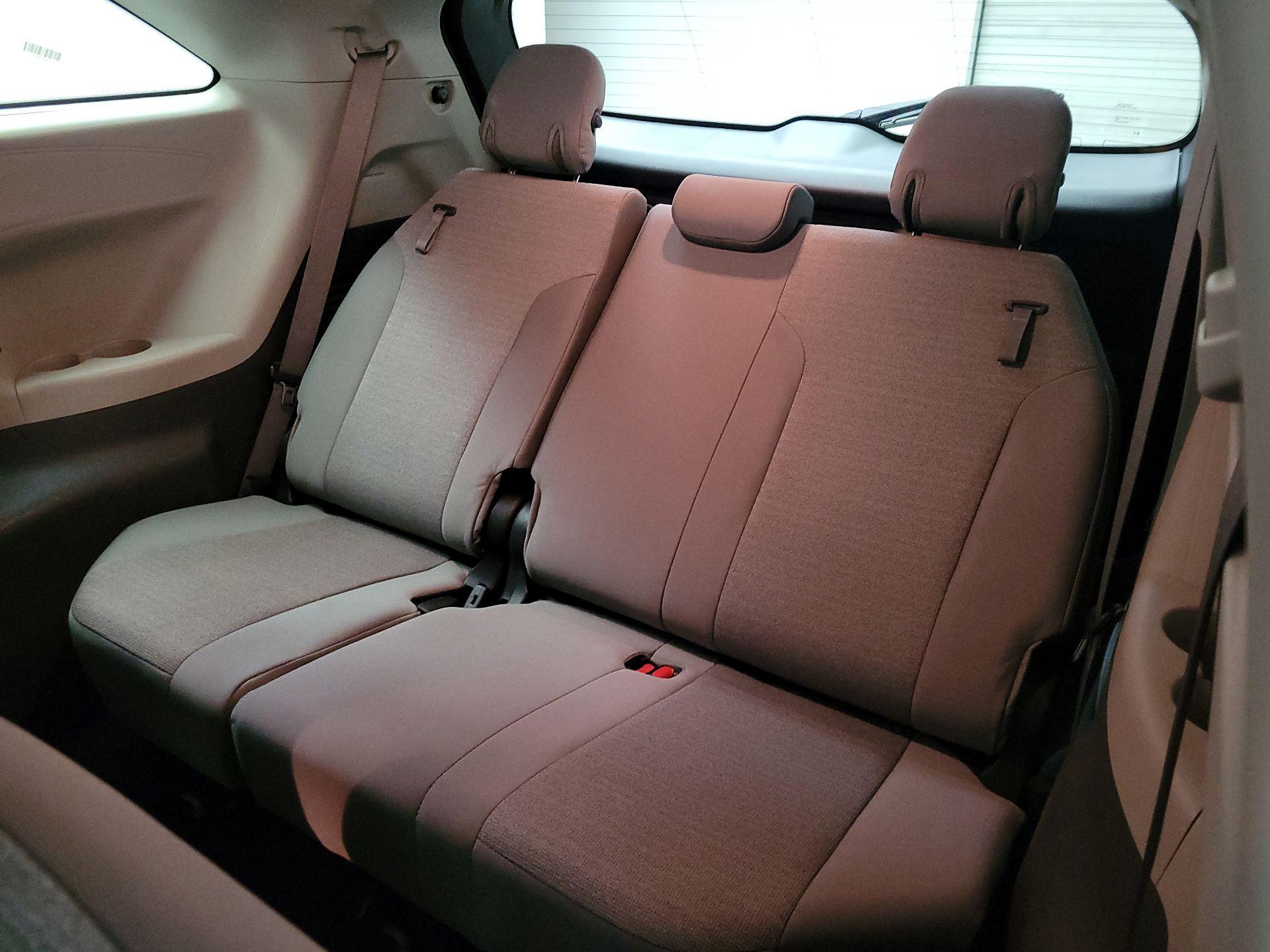 Thumbnail: 2024 Toyota Sienna - 20