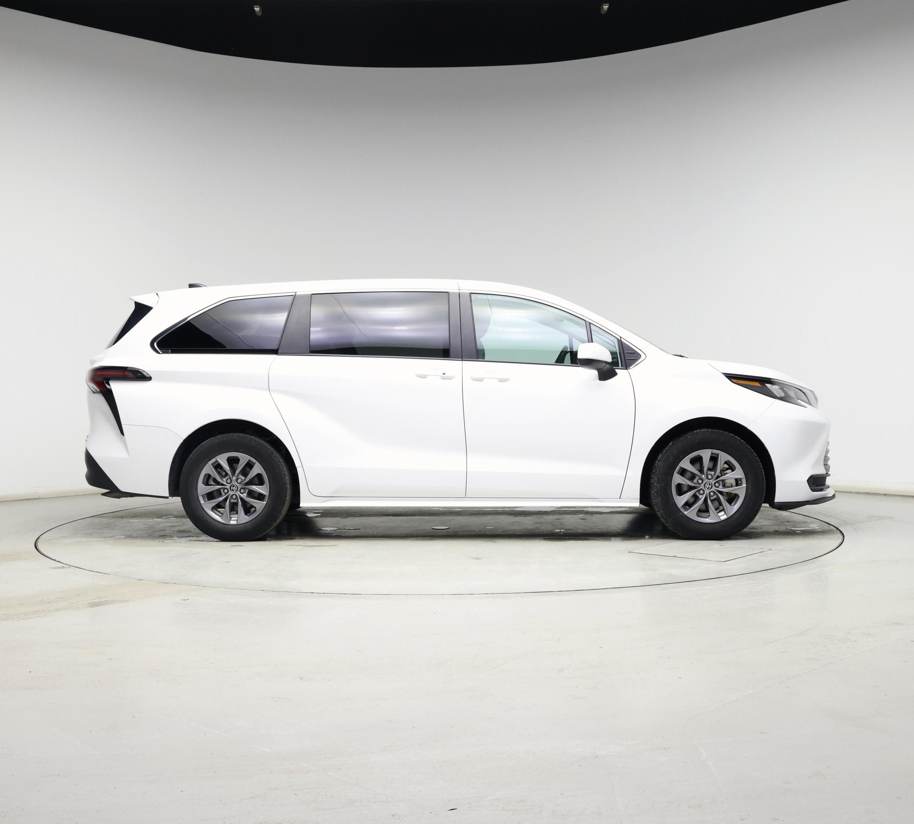 Thumbnail: 2024 Toyota Sienna - 7
