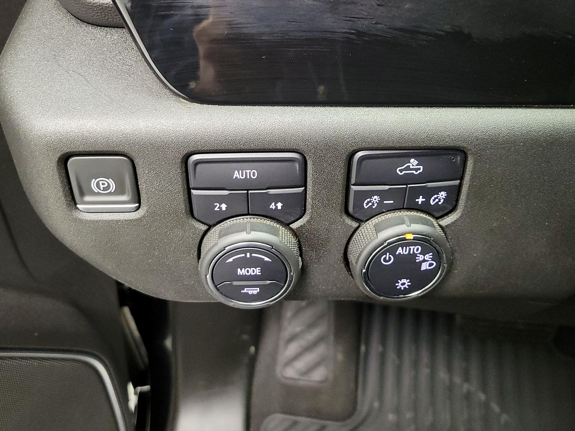 Thumbnail: 2022 Chevrolet Silverado 1500 - 13