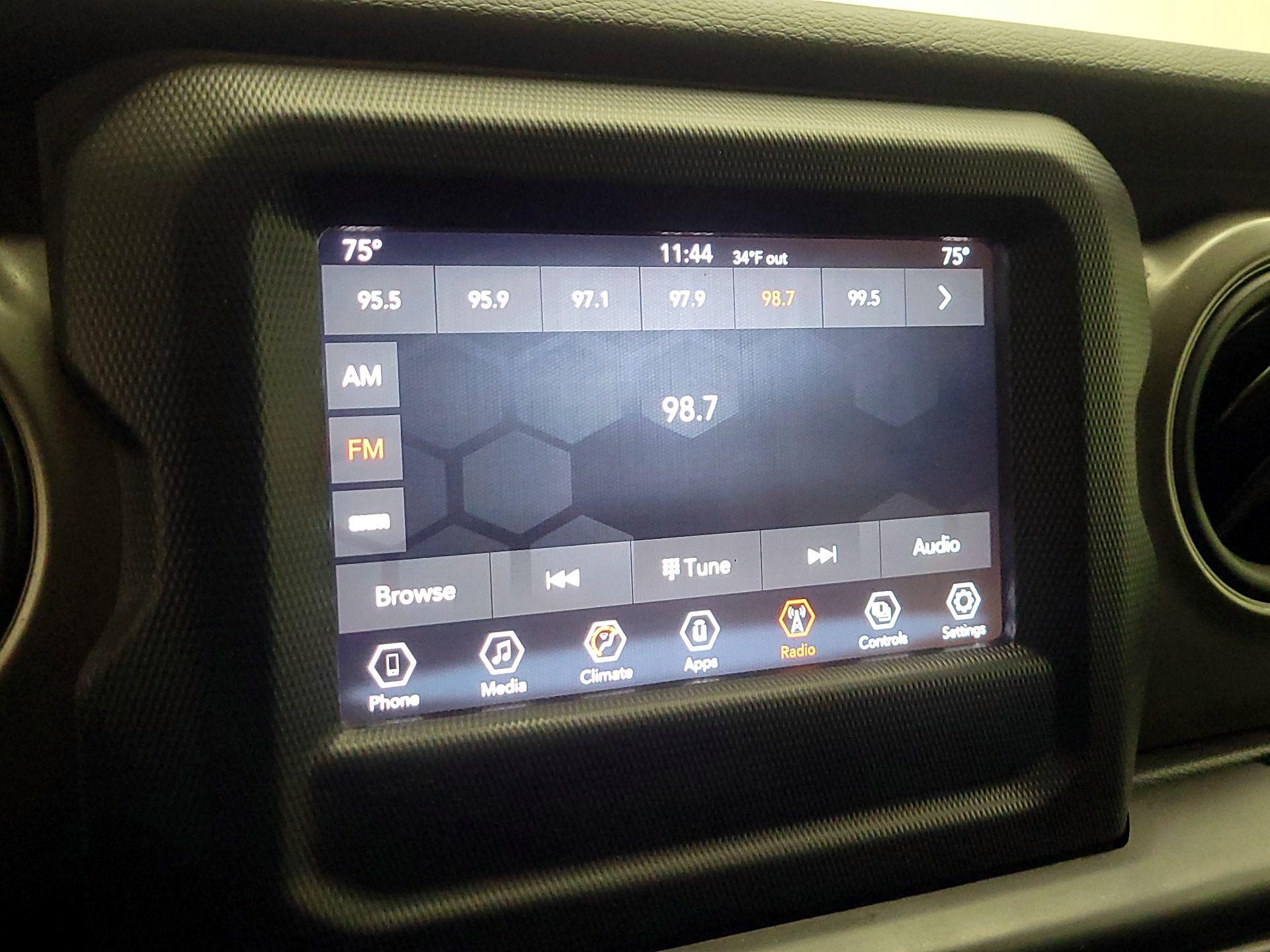 Thumbnail: 2022 Jeep Wrangler - 15