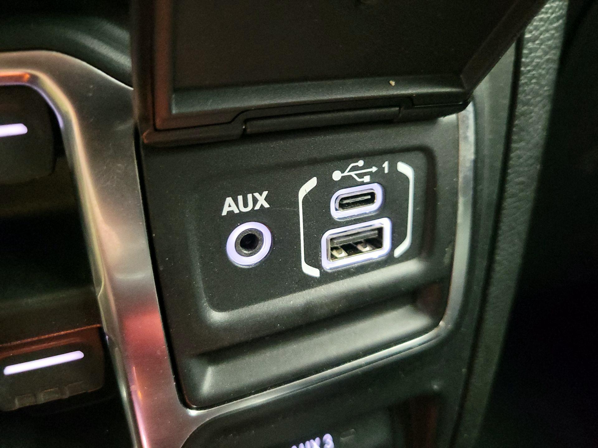 Thumbnail: 2022 Jeep Wrangler - 18