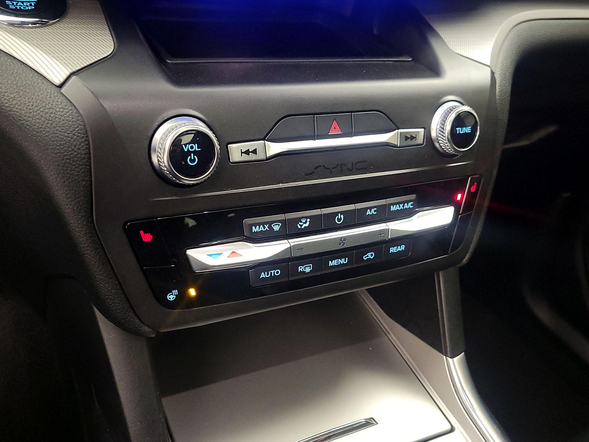 Thumbnail: 2020 Ford Explorer - 16