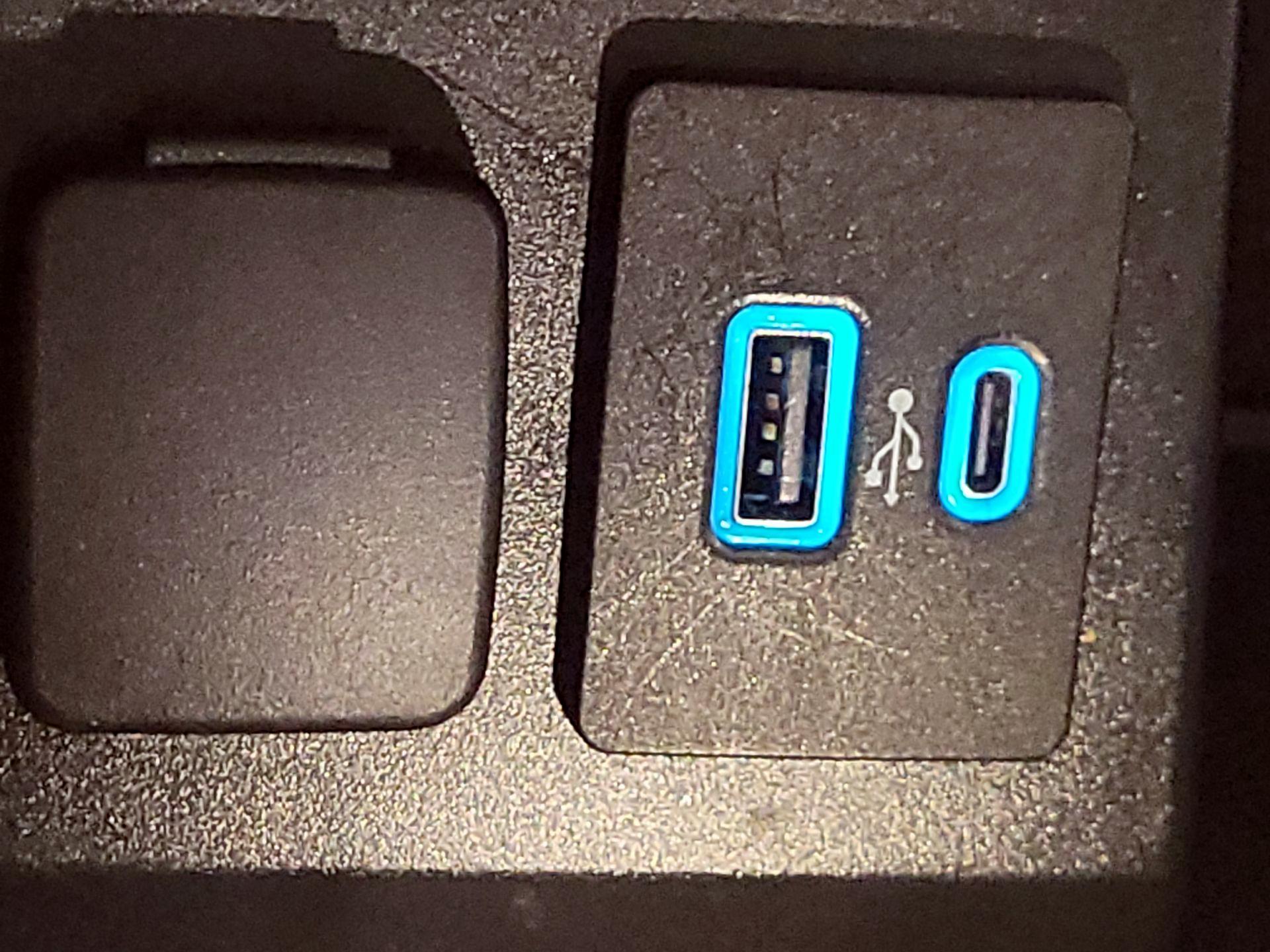 Thumbnail: 2020 Ford Explorer - 18