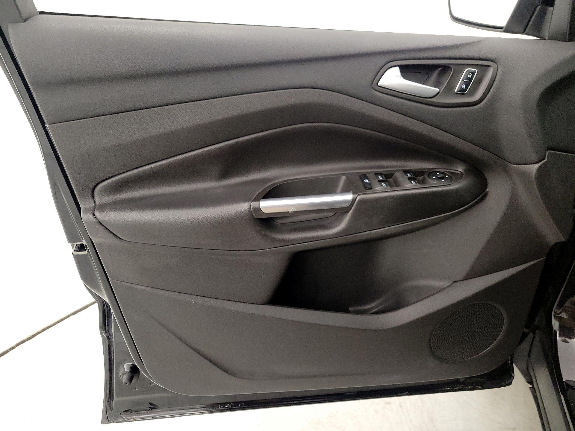 Thumbnail: 2016 Ford Escape - 12