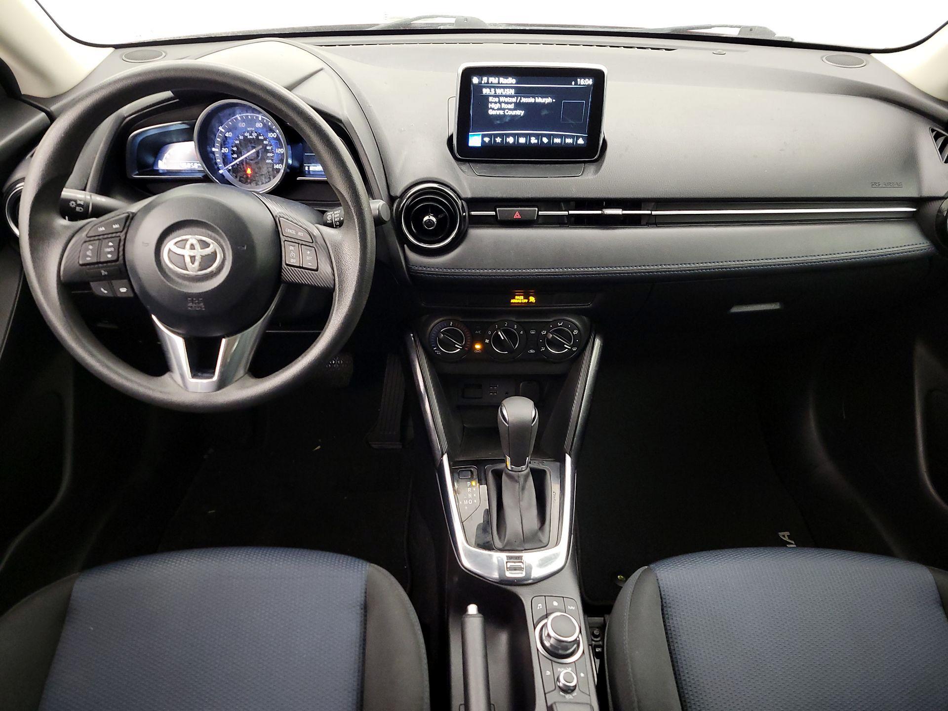 Thumbnail: 2017 Toyota Yaris iA - 9