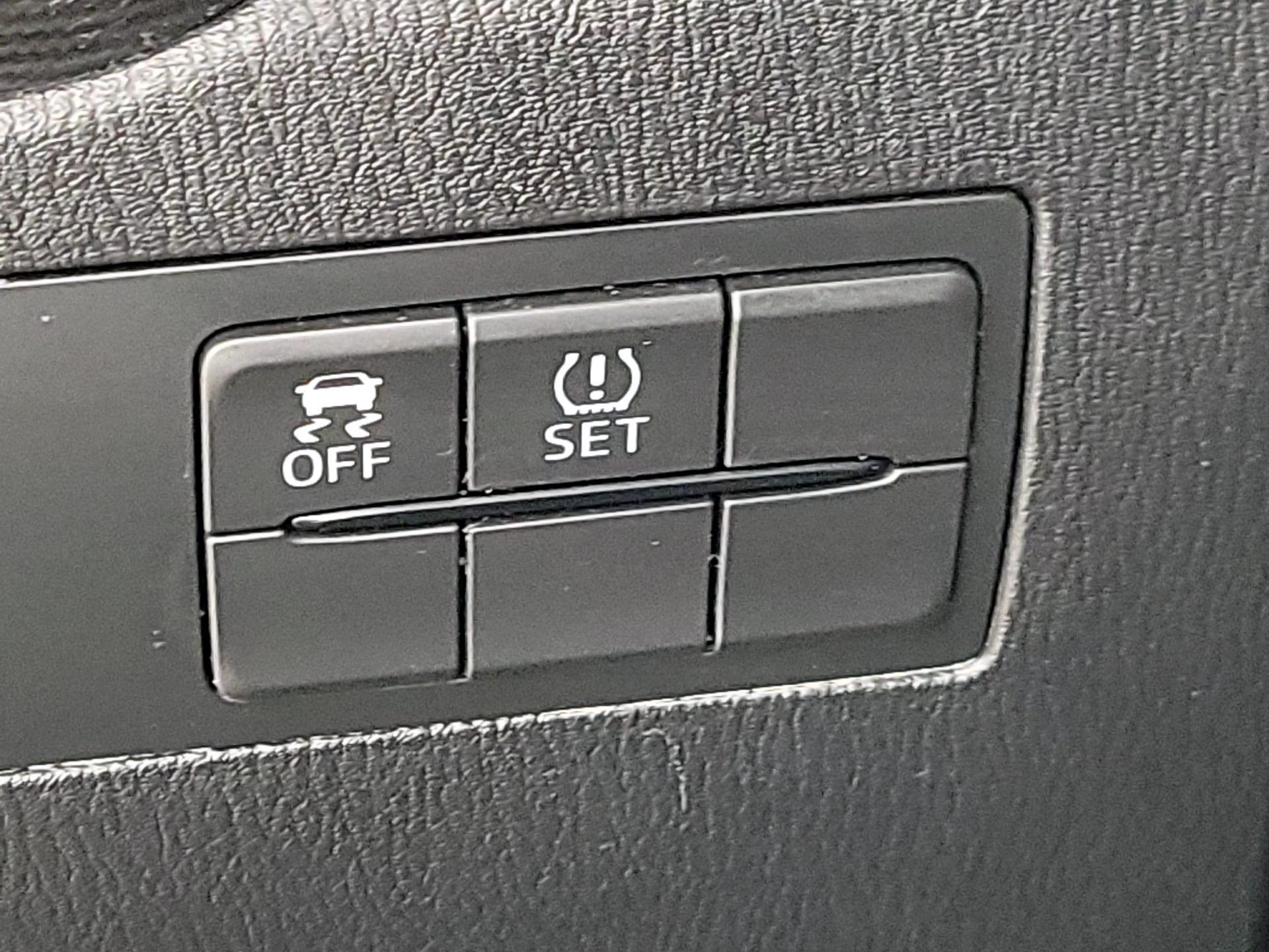 Thumbnail: 2017 Toyota Yaris iA - 13