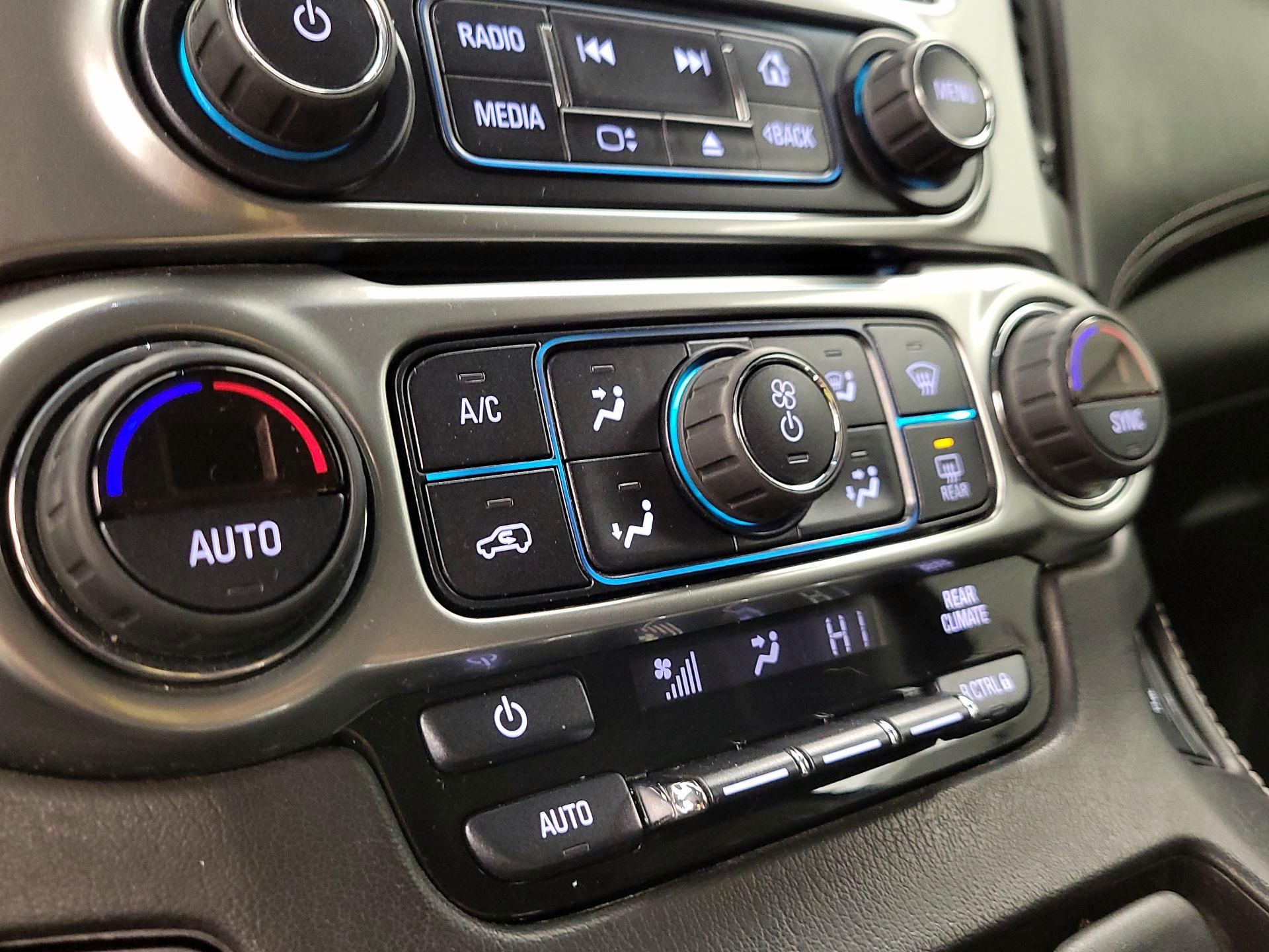 Thumbnail: 2019 Chevrolet Suburban - 17