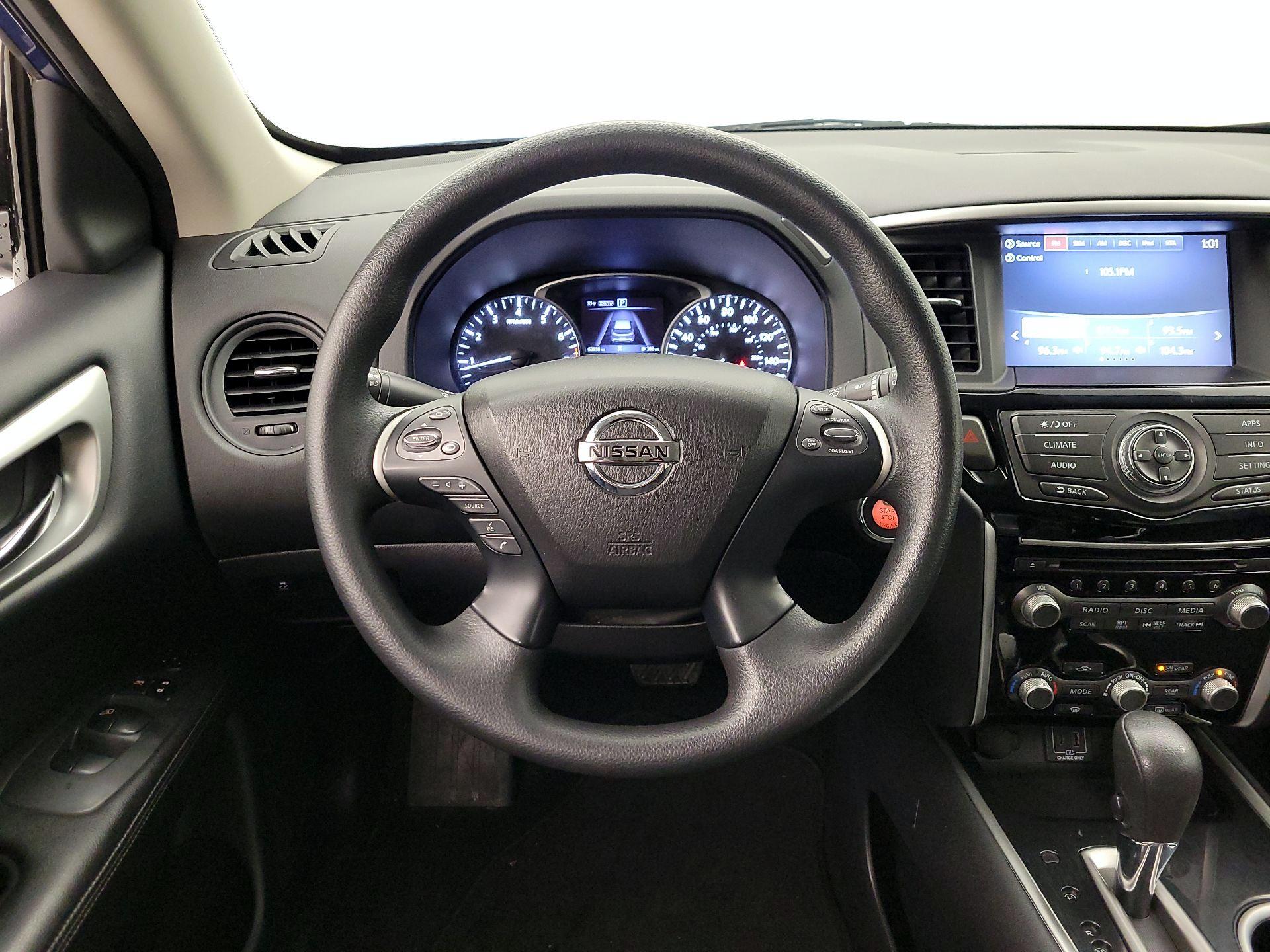 Thumbnail: 2019 Nissan Pathfinder - 10