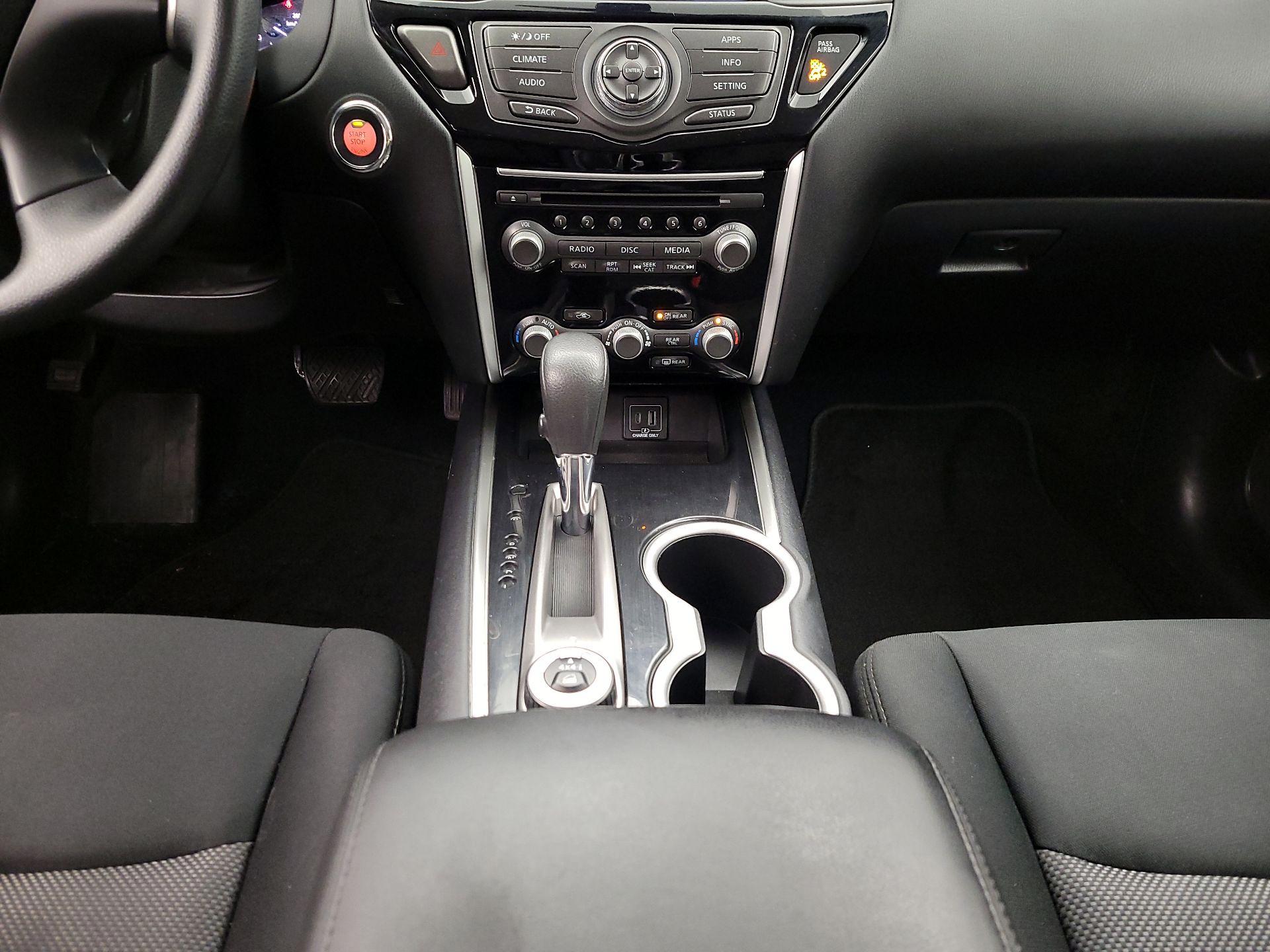 Thumbnail: 2019 Nissan Pathfinder - 17