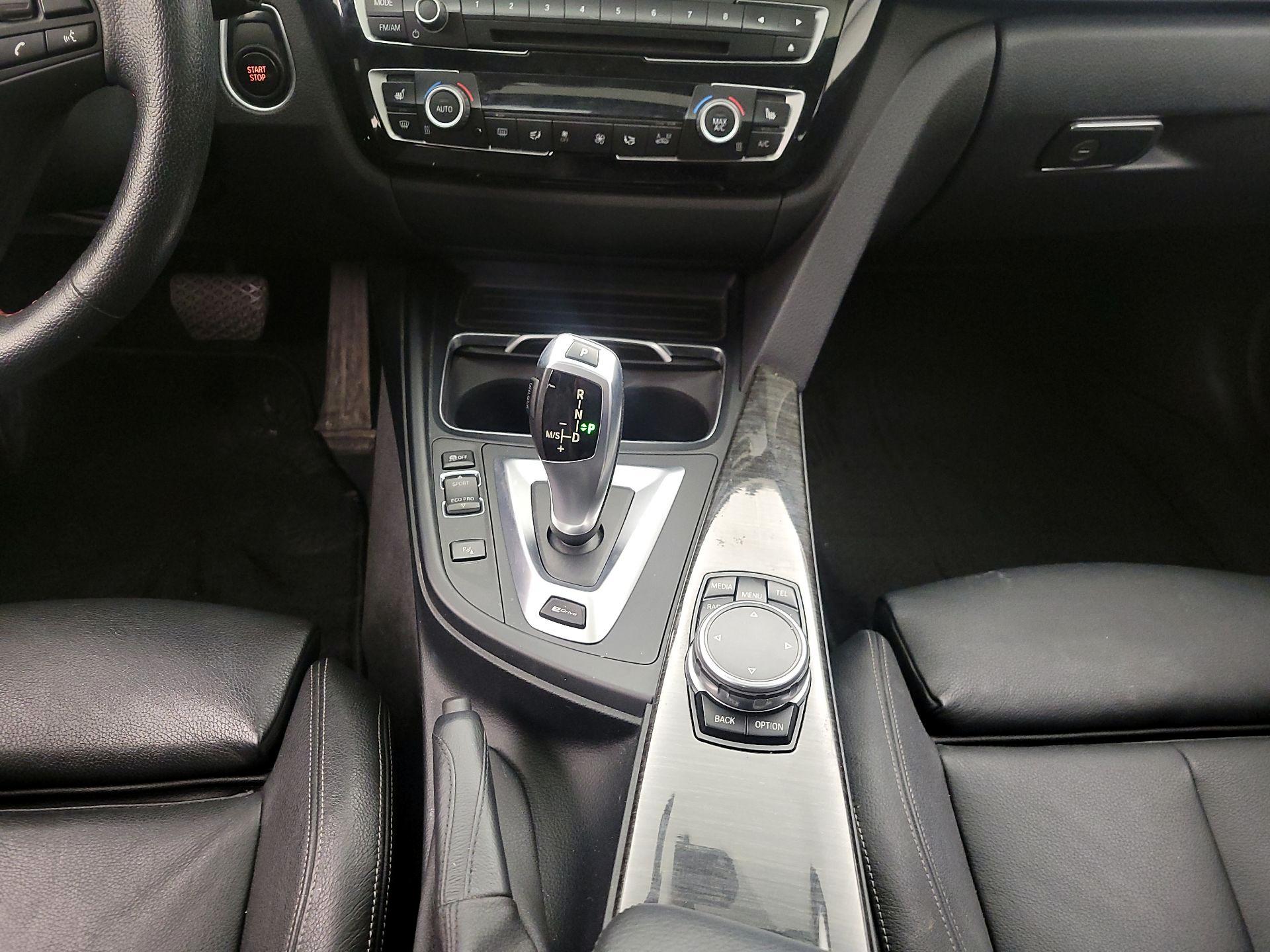 Thumbnail: 2016 BMW 3 Series - 17