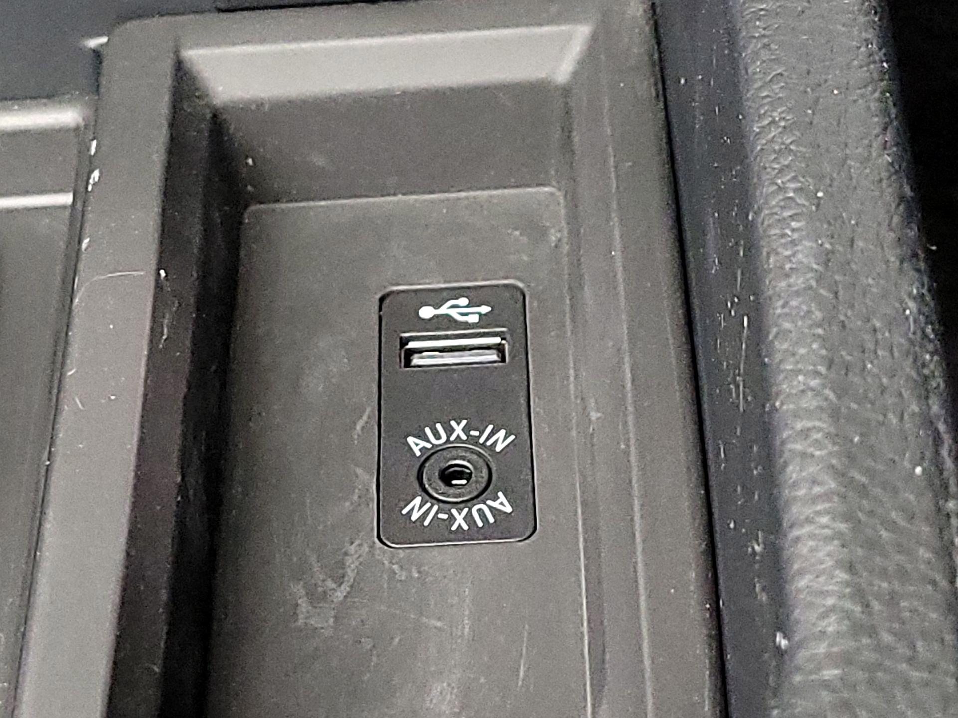 Thumbnail: 2016 BMW 3 Series - 18