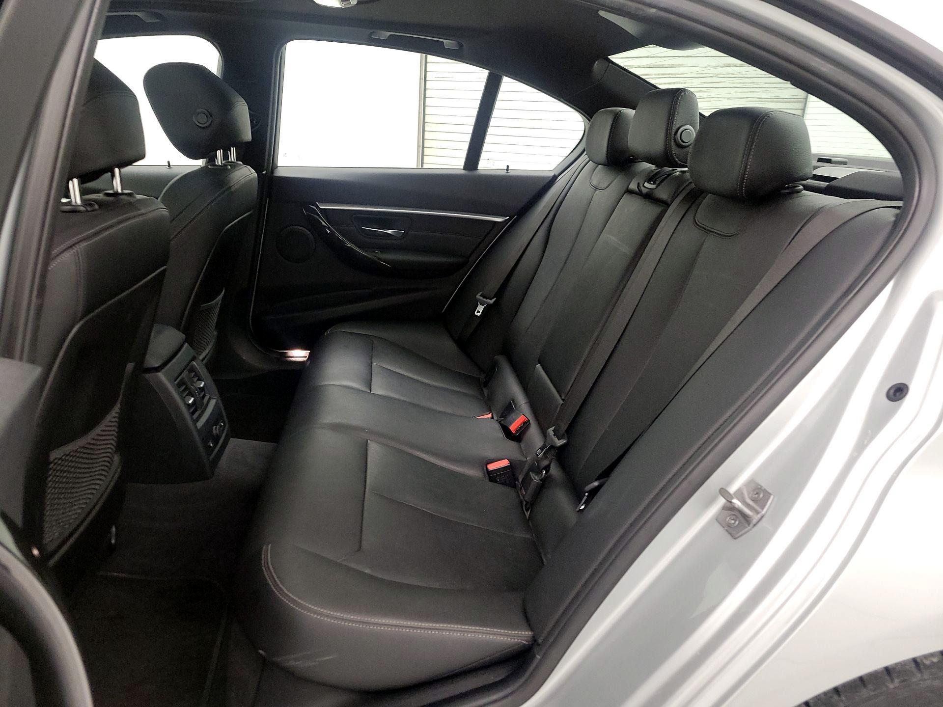 Thumbnail: 2016 BMW 3 Series - 20