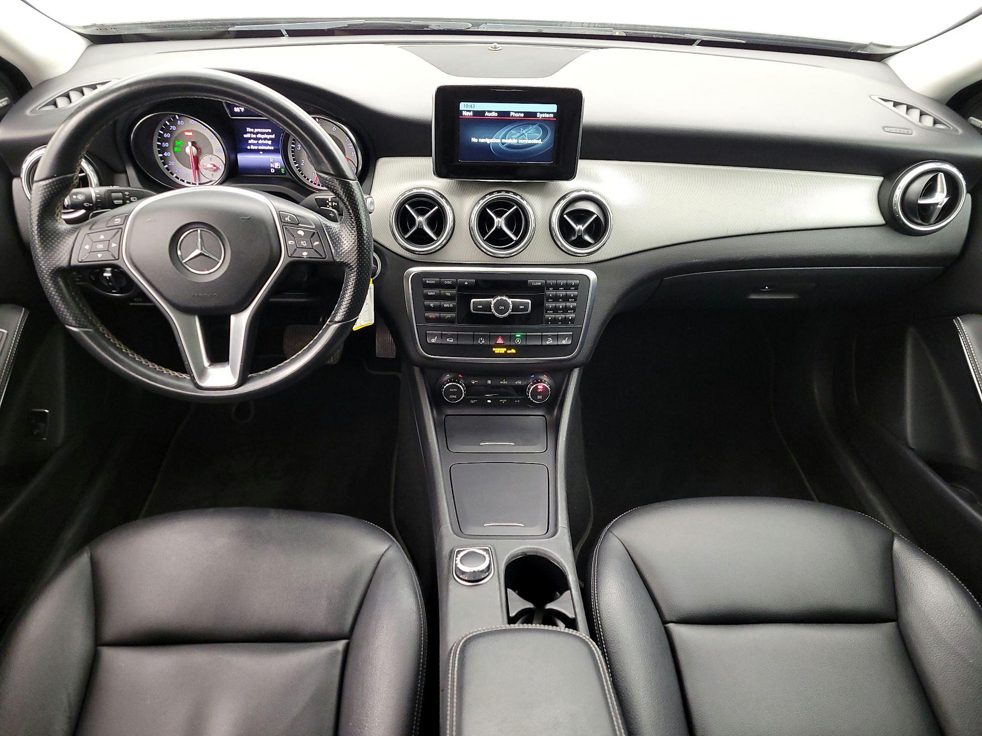 Thumbnail: 2015 Mercedes-Benz GLA - 9