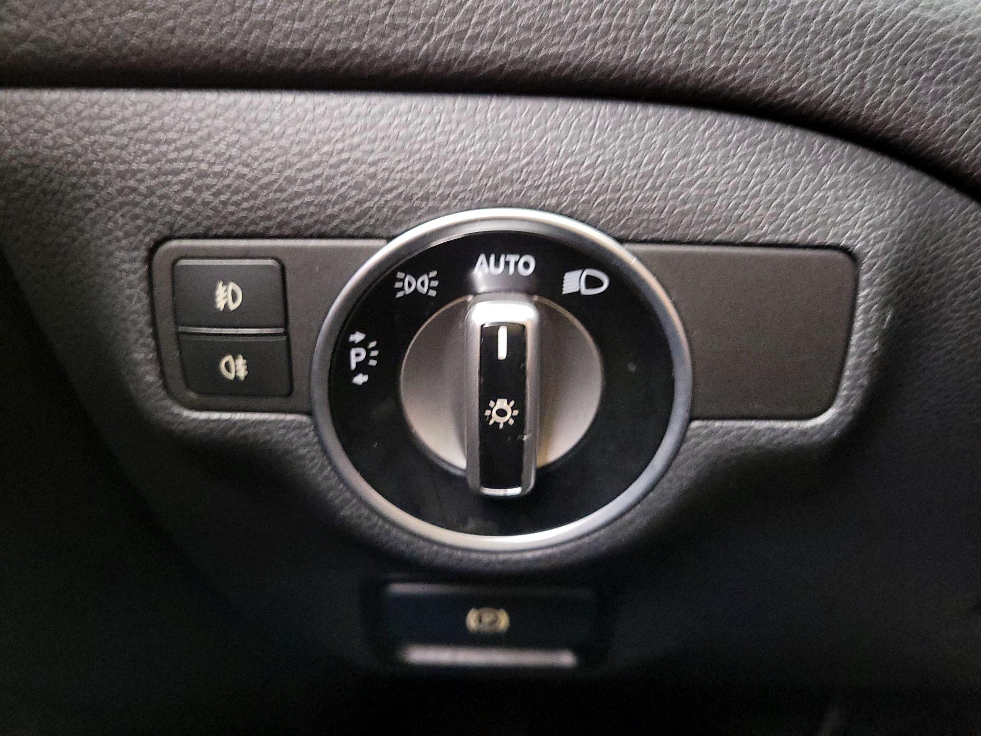 Thumbnail: 2015 Mercedes-Benz GLA - 13