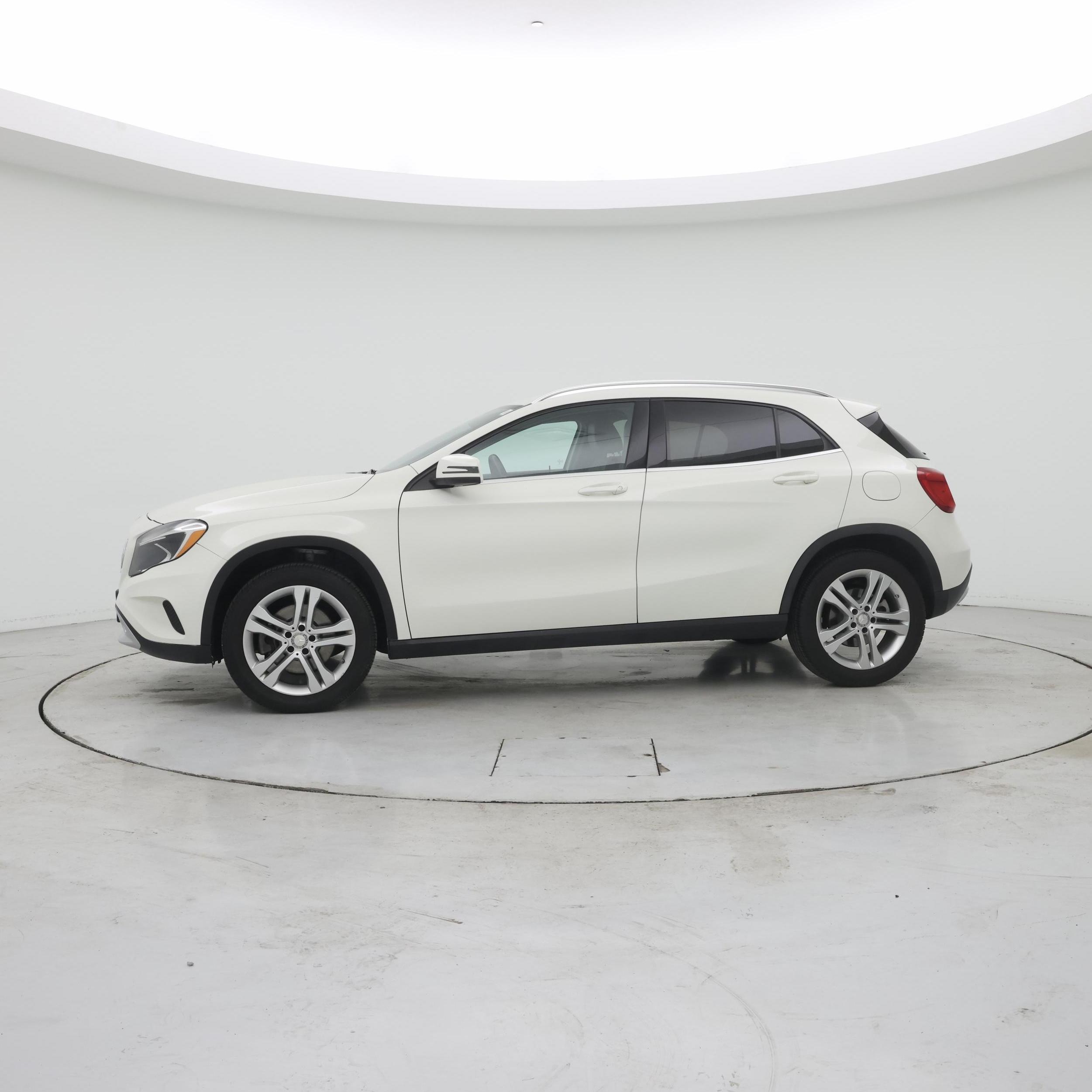 Thumbnail: 2015 Mercedes-Benz GLA - 3