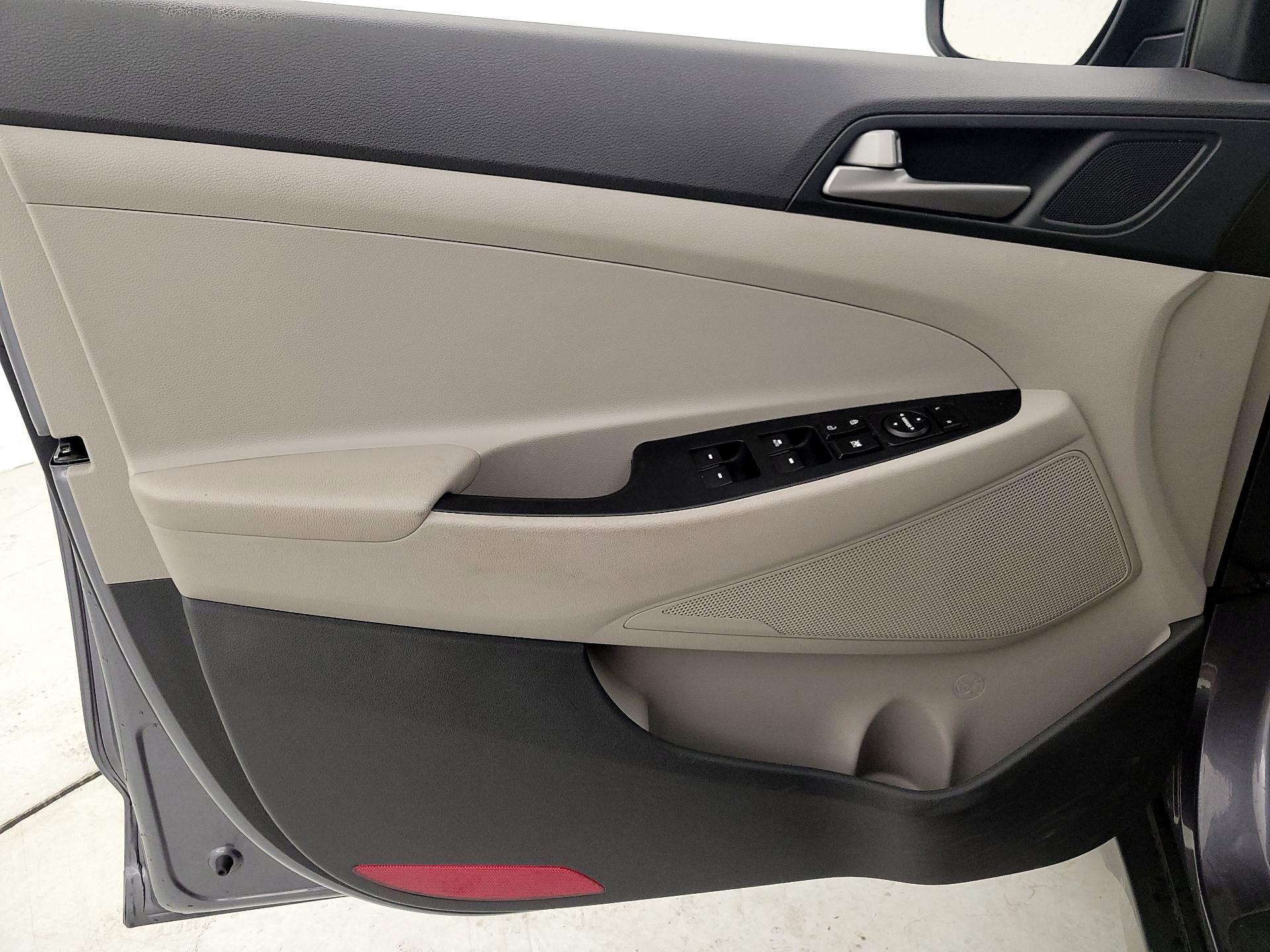 Thumbnail: 2018 Hyundai Tucson - 12