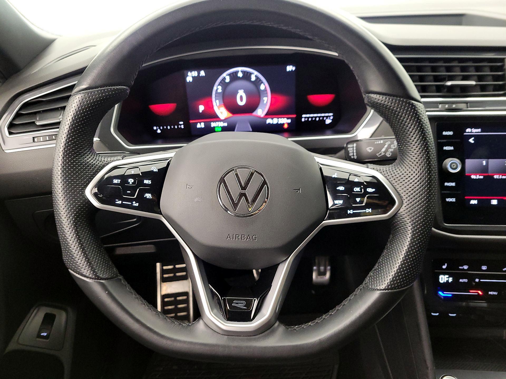 Thumbnail: 2022 Volkswagen Tiguan - 10