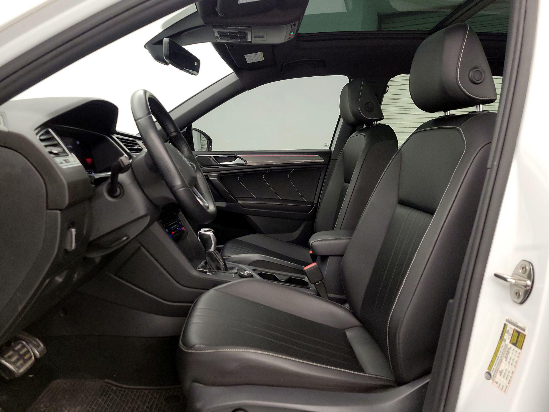 Thumbnail: 2022 Volkswagen Tiguan - 11