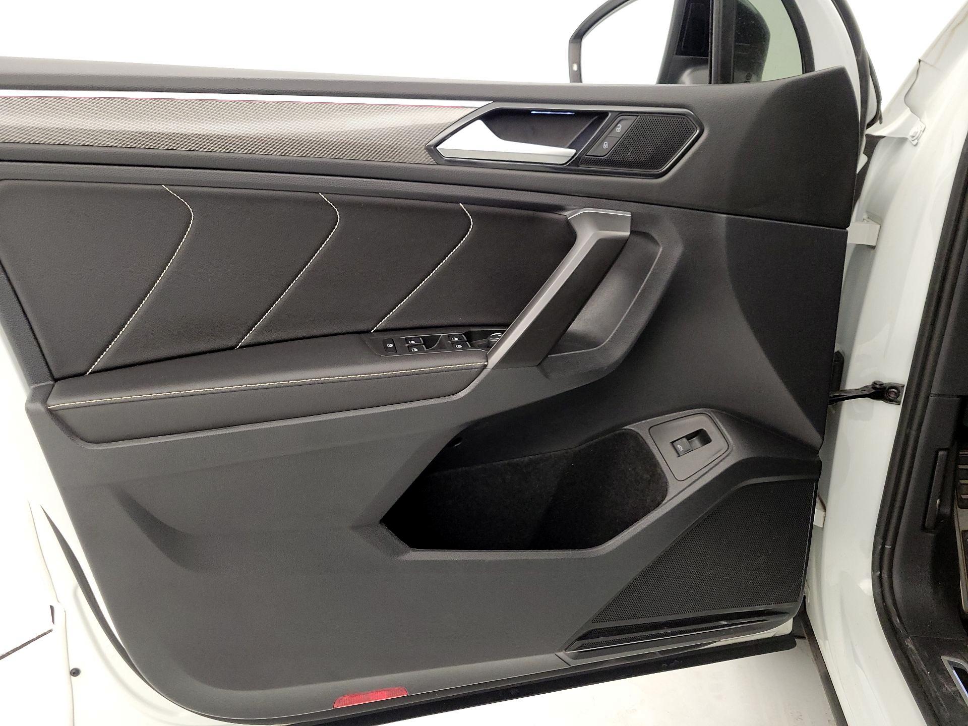 Thumbnail: 2022 Volkswagen Tiguan - 12