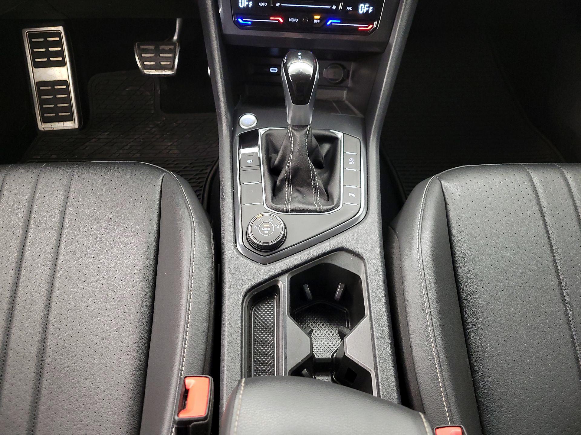 Thumbnail: 2022 Volkswagen Tiguan - 17