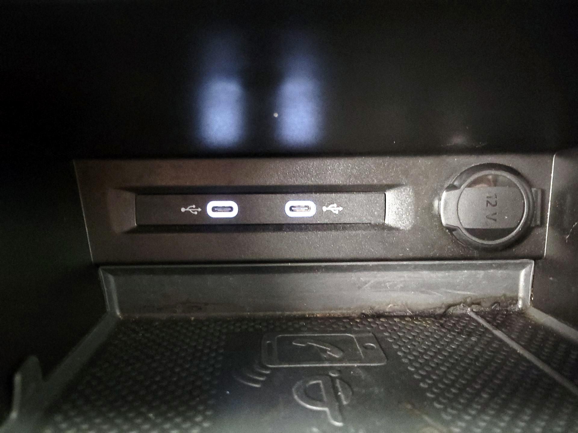 Thumbnail: 2022 Volkswagen Tiguan - 18