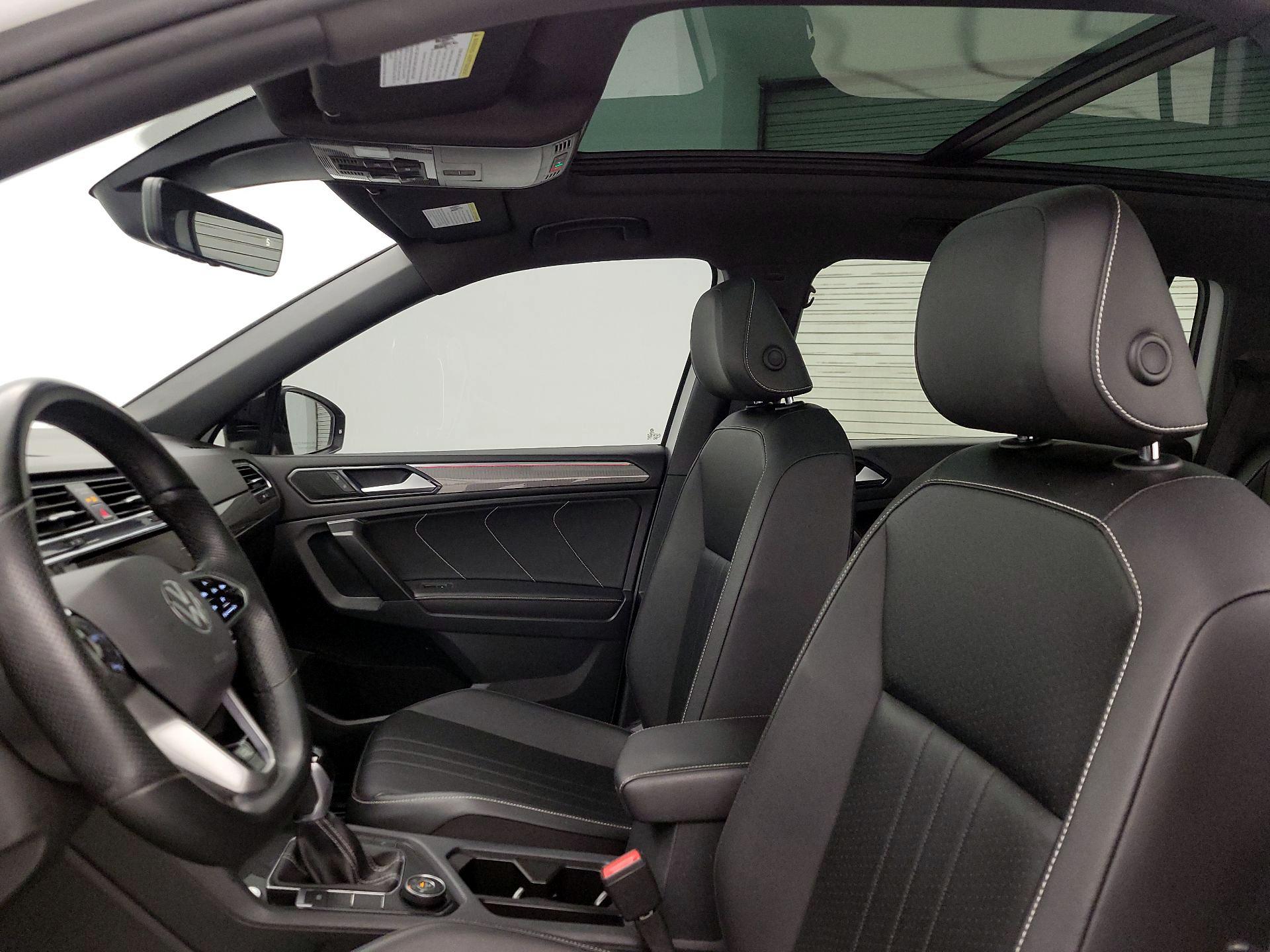 Thumbnail: 2022 Volkswagen Tiguan - 19