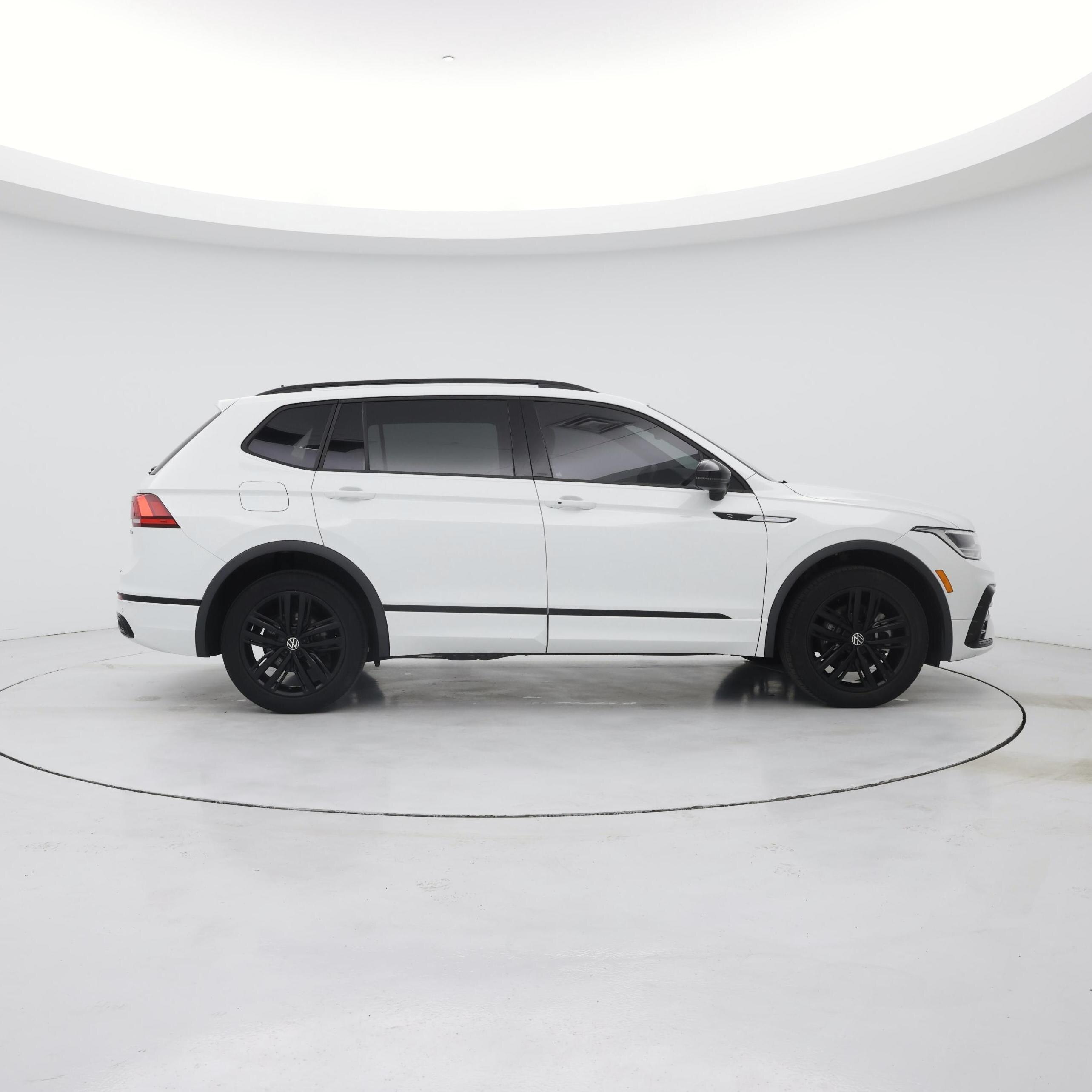 Thumbnail: 2022 Volkswagen Tiguan - 7