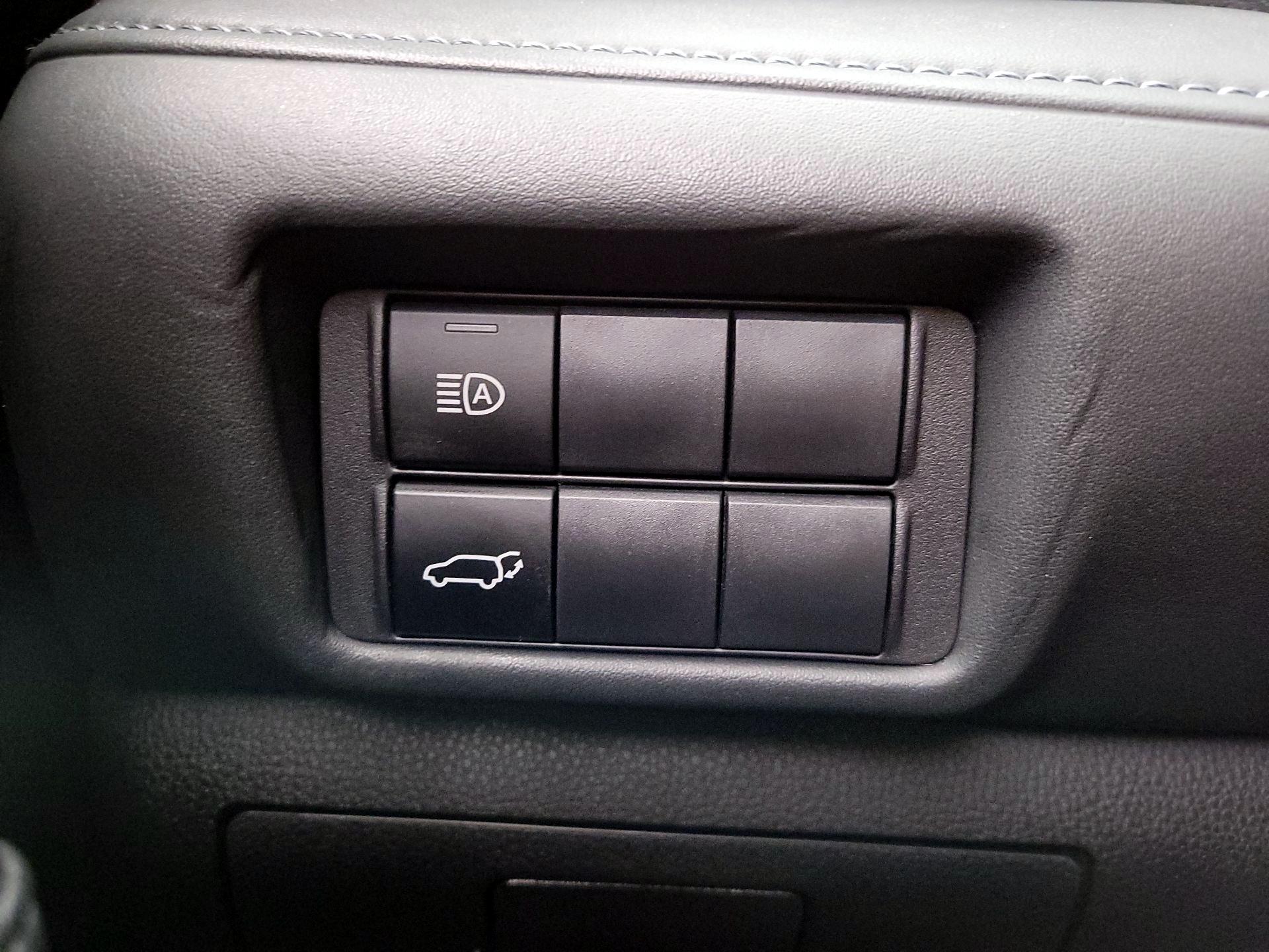 Thumbnail: 2023 Toyota Highlander - 13