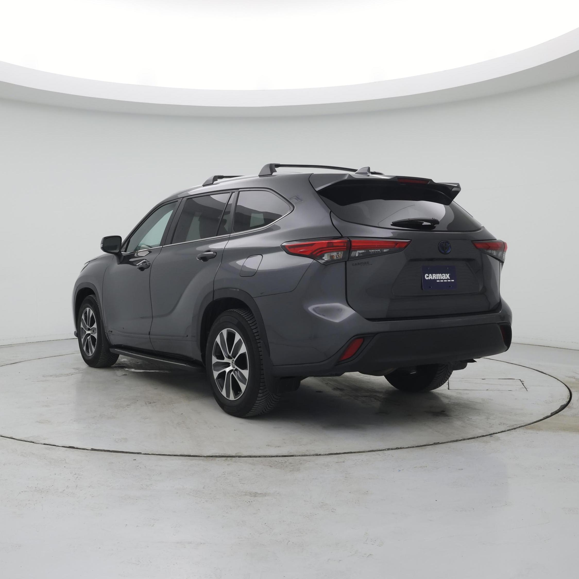 Thumbnail: 2023 Toyota Highlander - 2