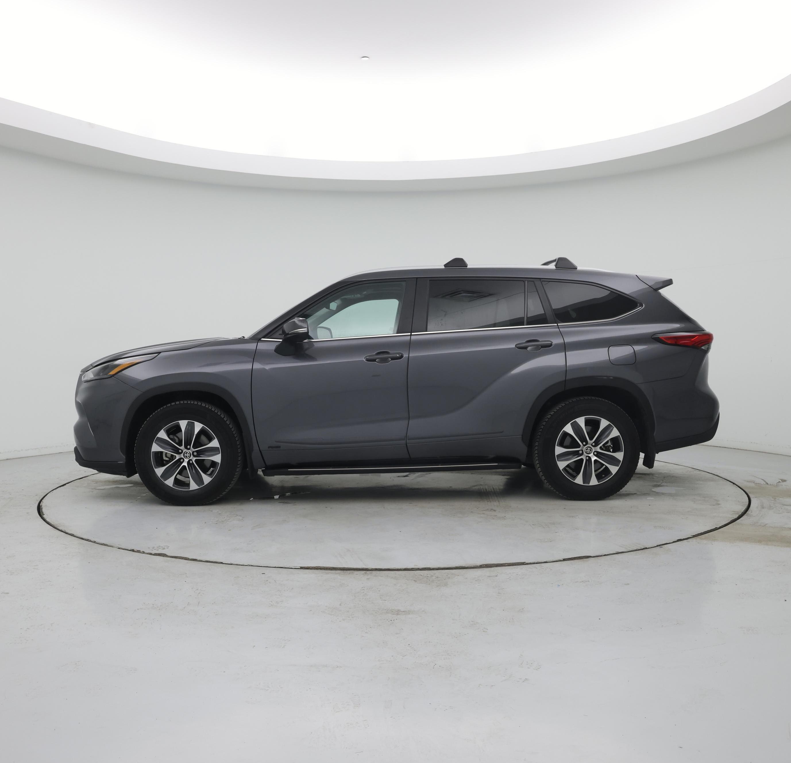 Thumbnail: 2023 Toyota Highlander - 3