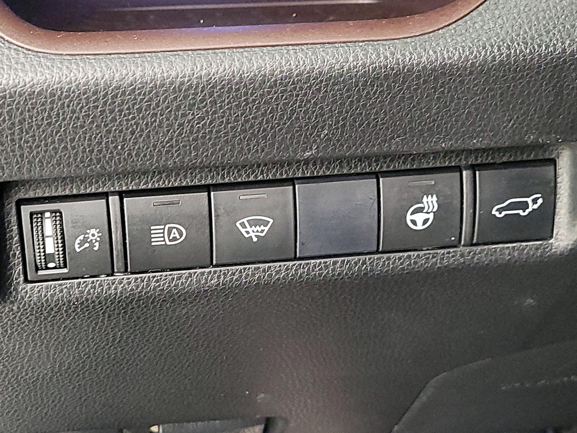 Thumbnail: 2019 Toyota RAV4 - 13