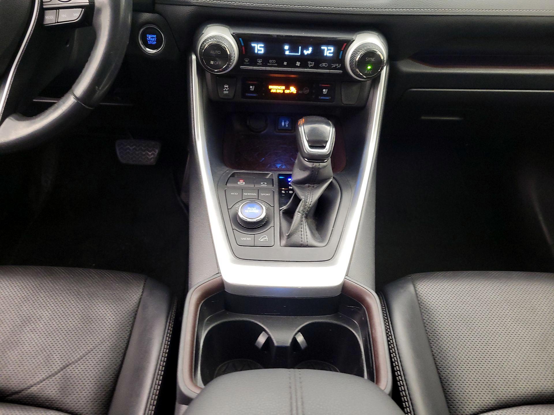 Thumbnail: 2019 Toyota RAV4 - 17