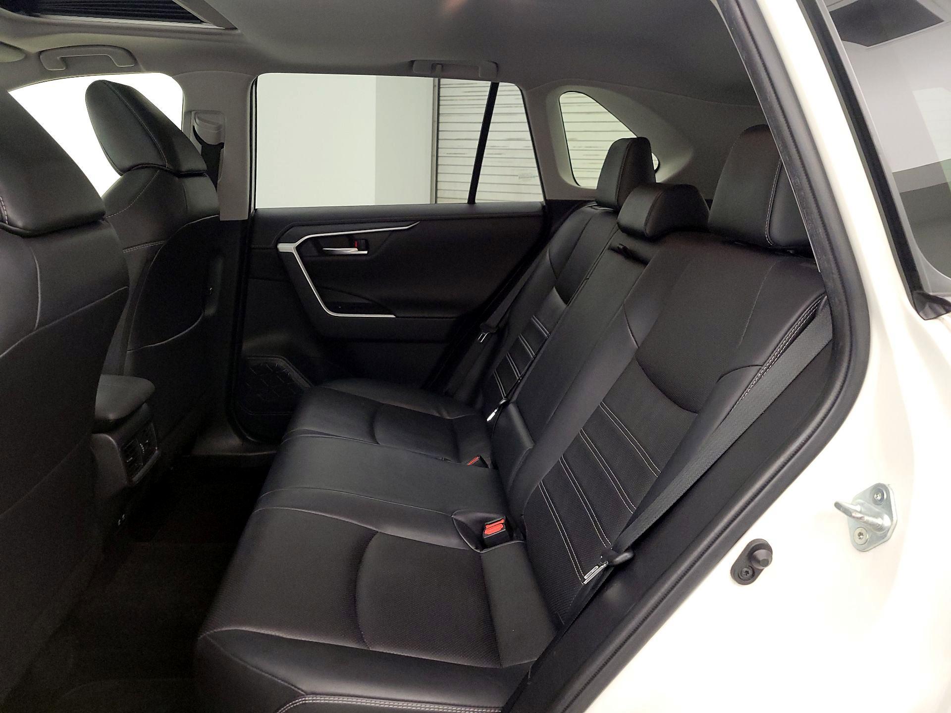 Thumbnail: 2019 Toyota RAV4 - 20