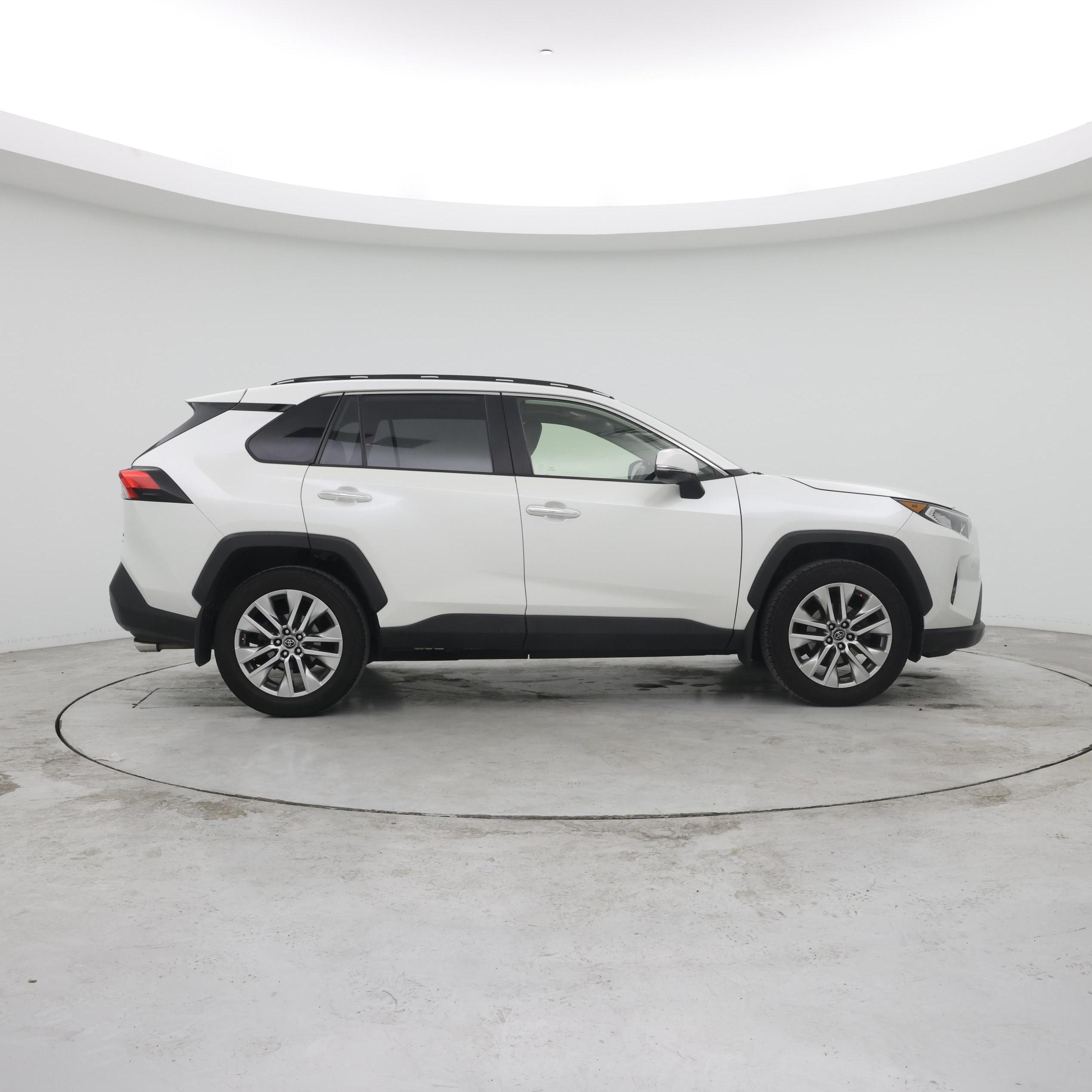 Thumbnail: 2019 Toyota RAV4 - 7