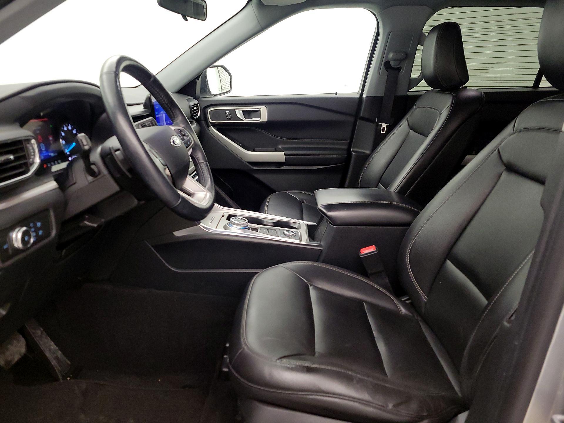 Thumbnail: 2020 Ford Explorer - 11