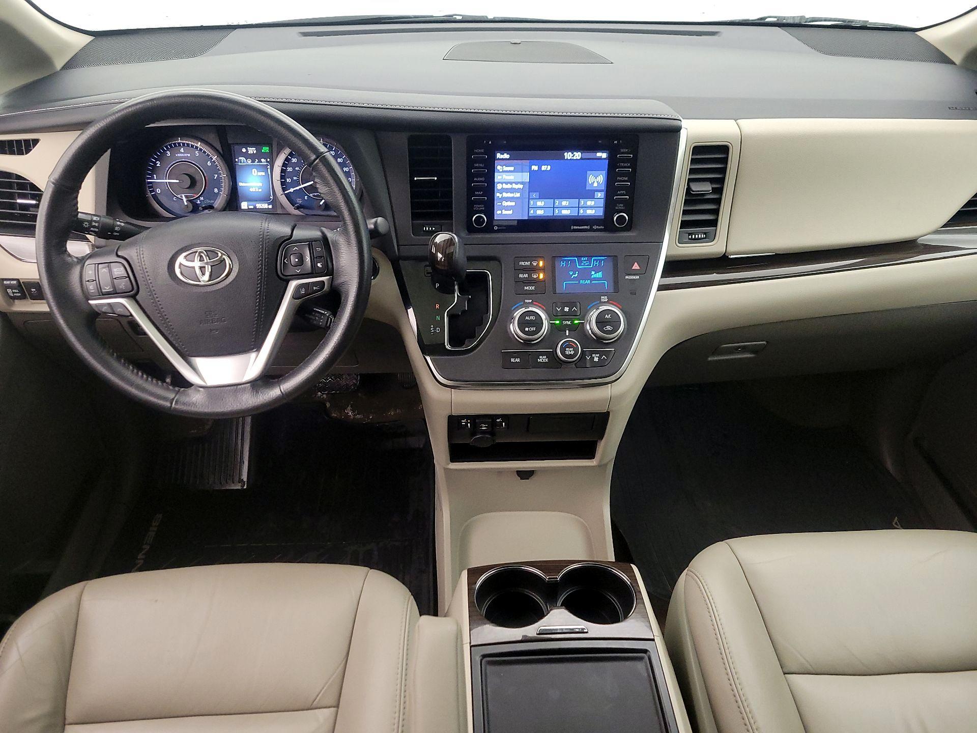 Thumbnail: 2018 Toyota Sienna - 9