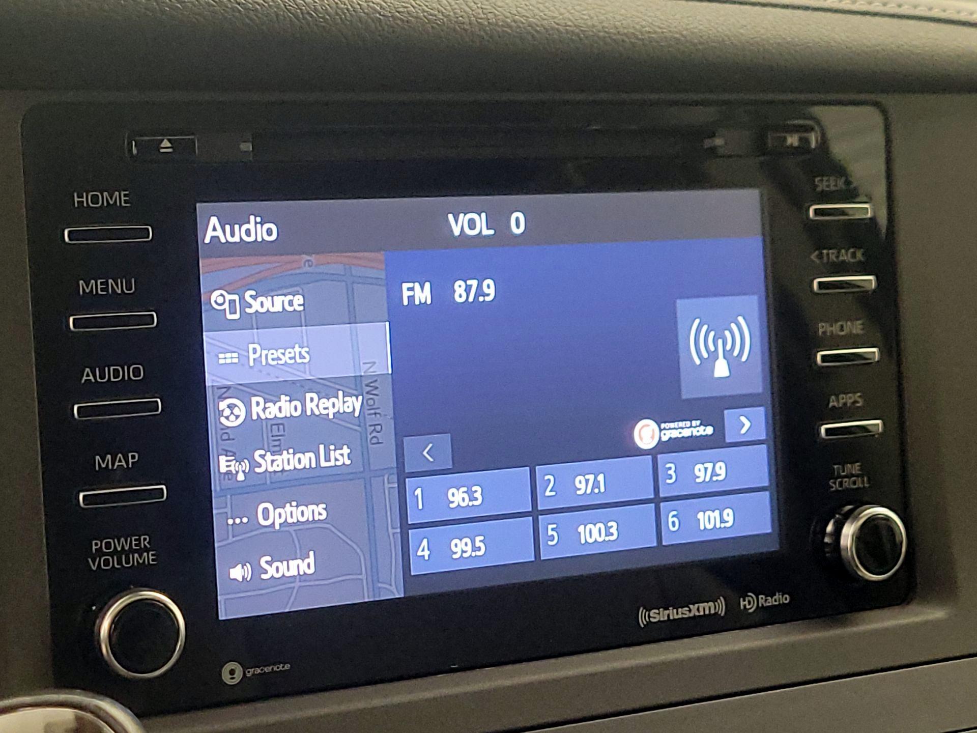 Thumbnail: 2018 Toyota Sienna - 16