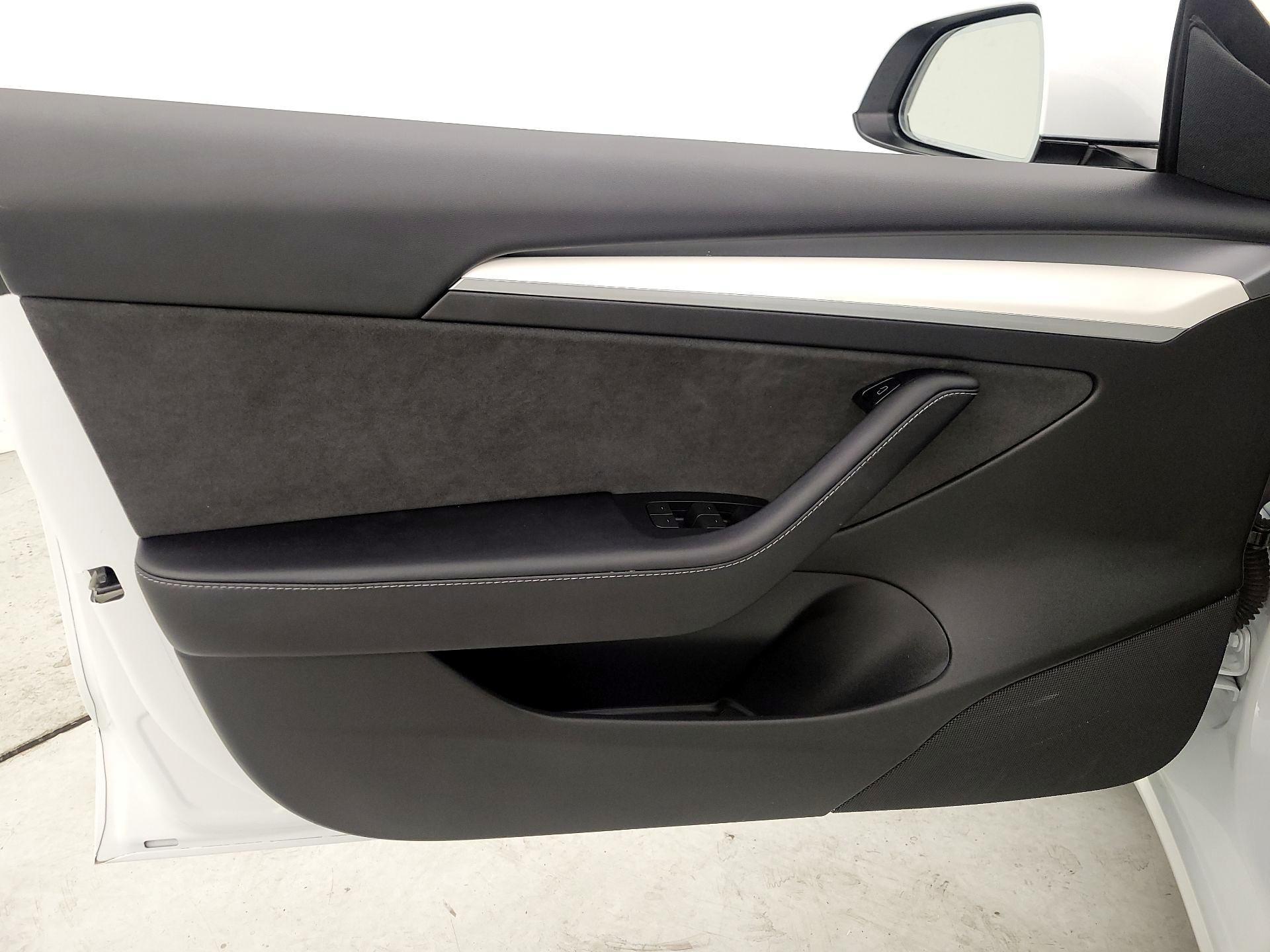 Thumbnail: 2022 Tesla Model 3 - 12