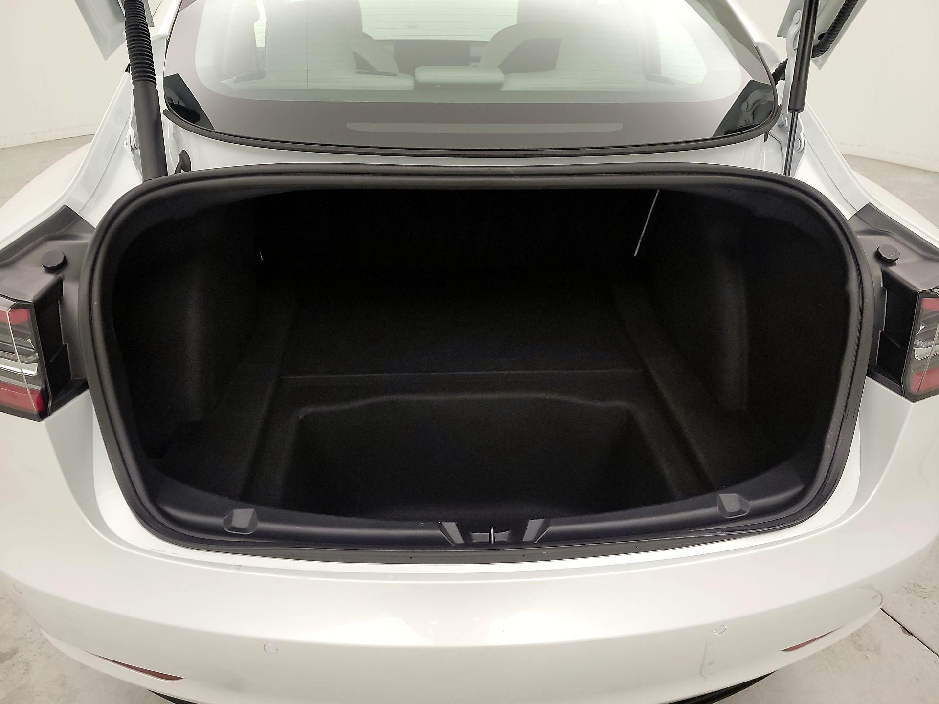 Thumbnail: 2022 Tesla Model 3 - 20