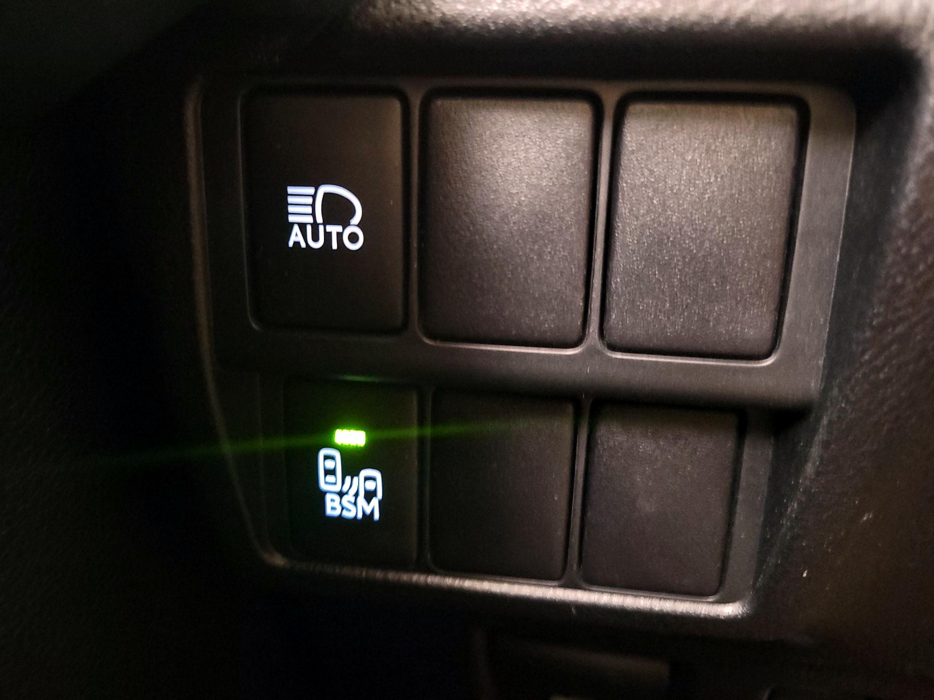 Thumbnail: 2018 Lexus IS - 13