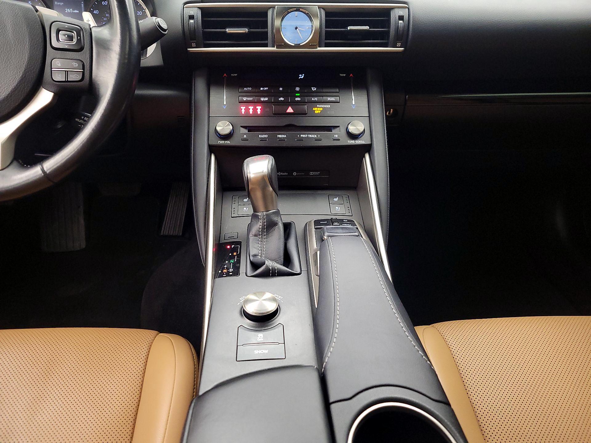 Thumbnail: 2018 Lexus IS - 18