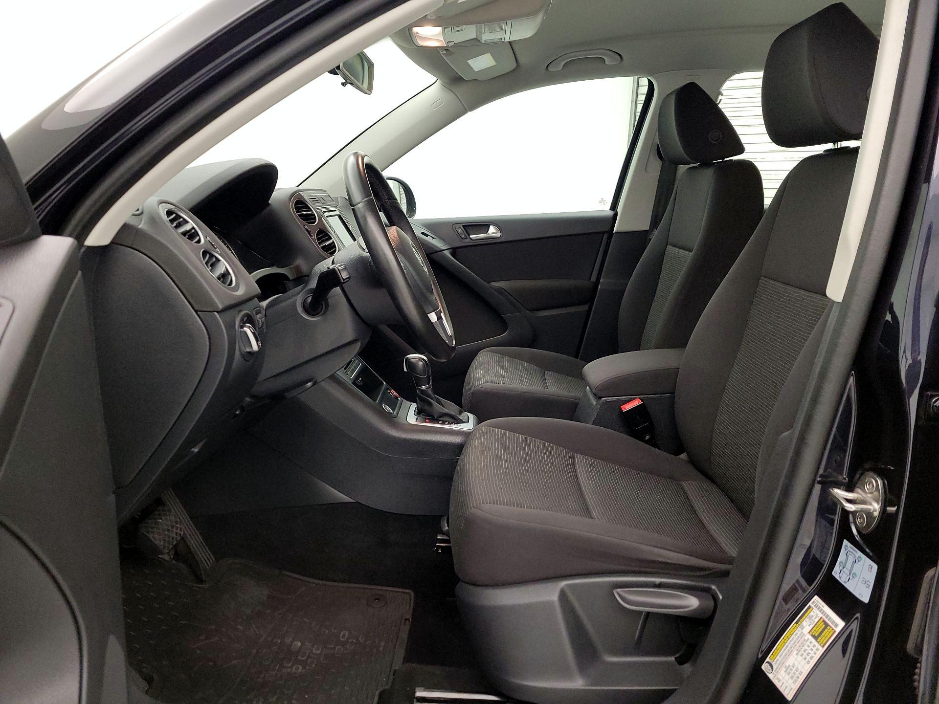 Thumbnail: 2018 Volkswagen Tiguan - 11