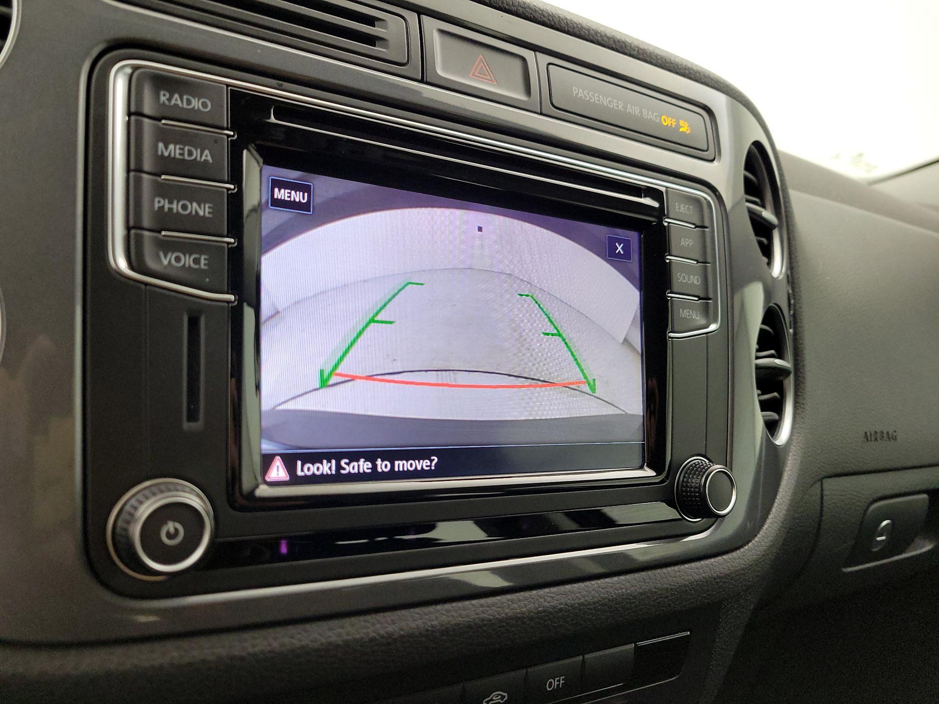 Thumbnail: 2018 Volkswagen Tiguan - 14