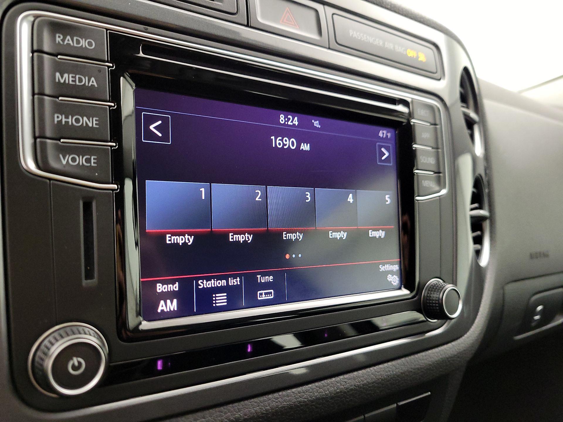 Thumbnail: 2018 Volkswagen Tiguan - 15