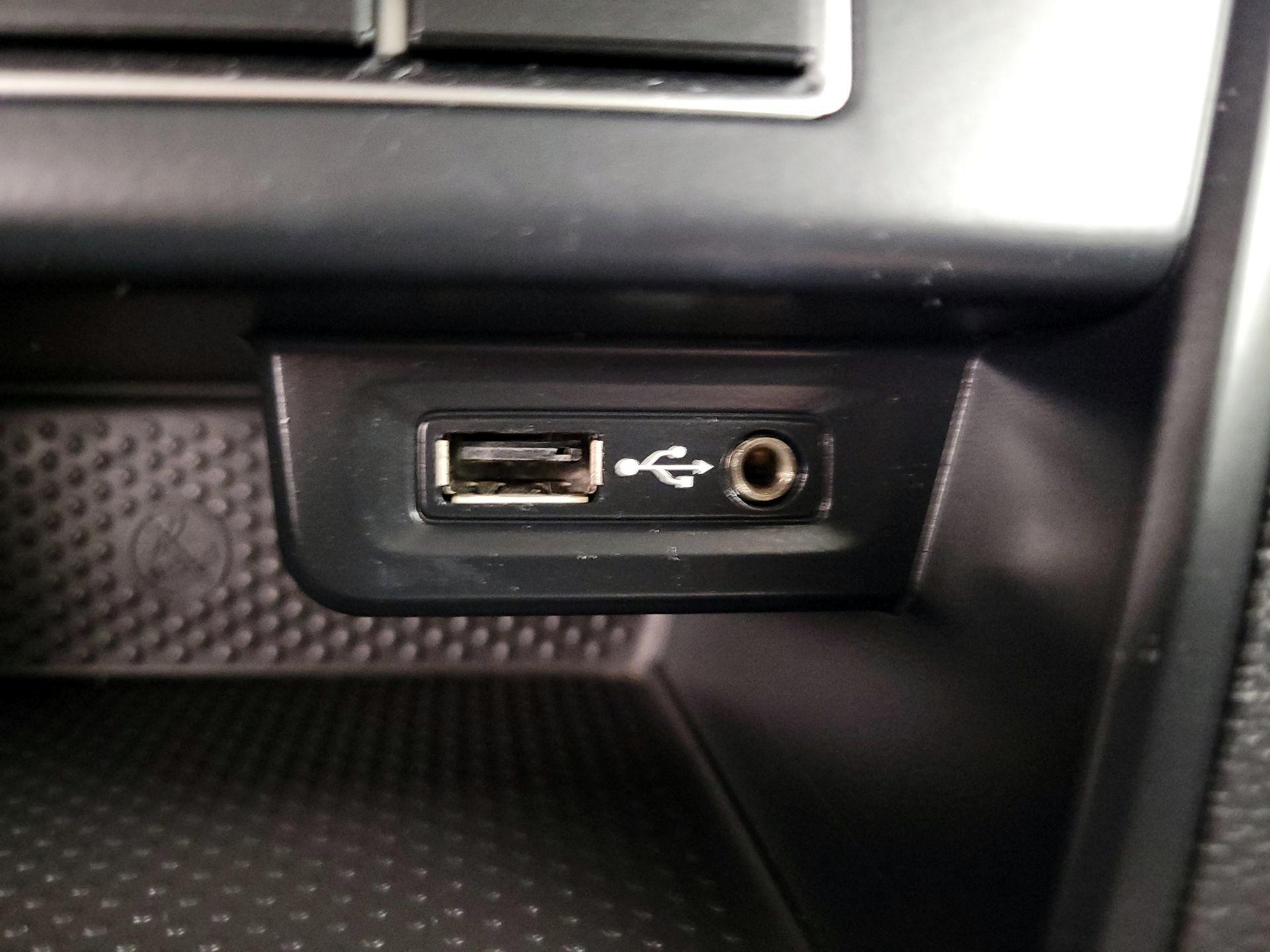 Thumbnail: 2018 Volkswagen Tiguan - 18