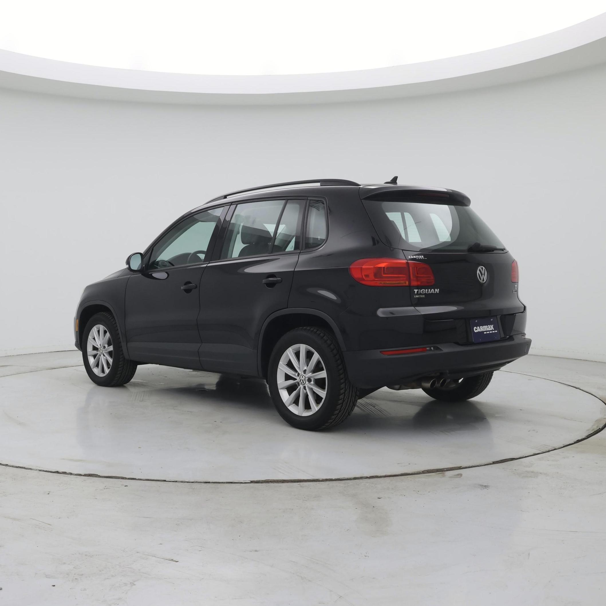 Thumbnail: 2018 Volkswagen Tiguan - 2