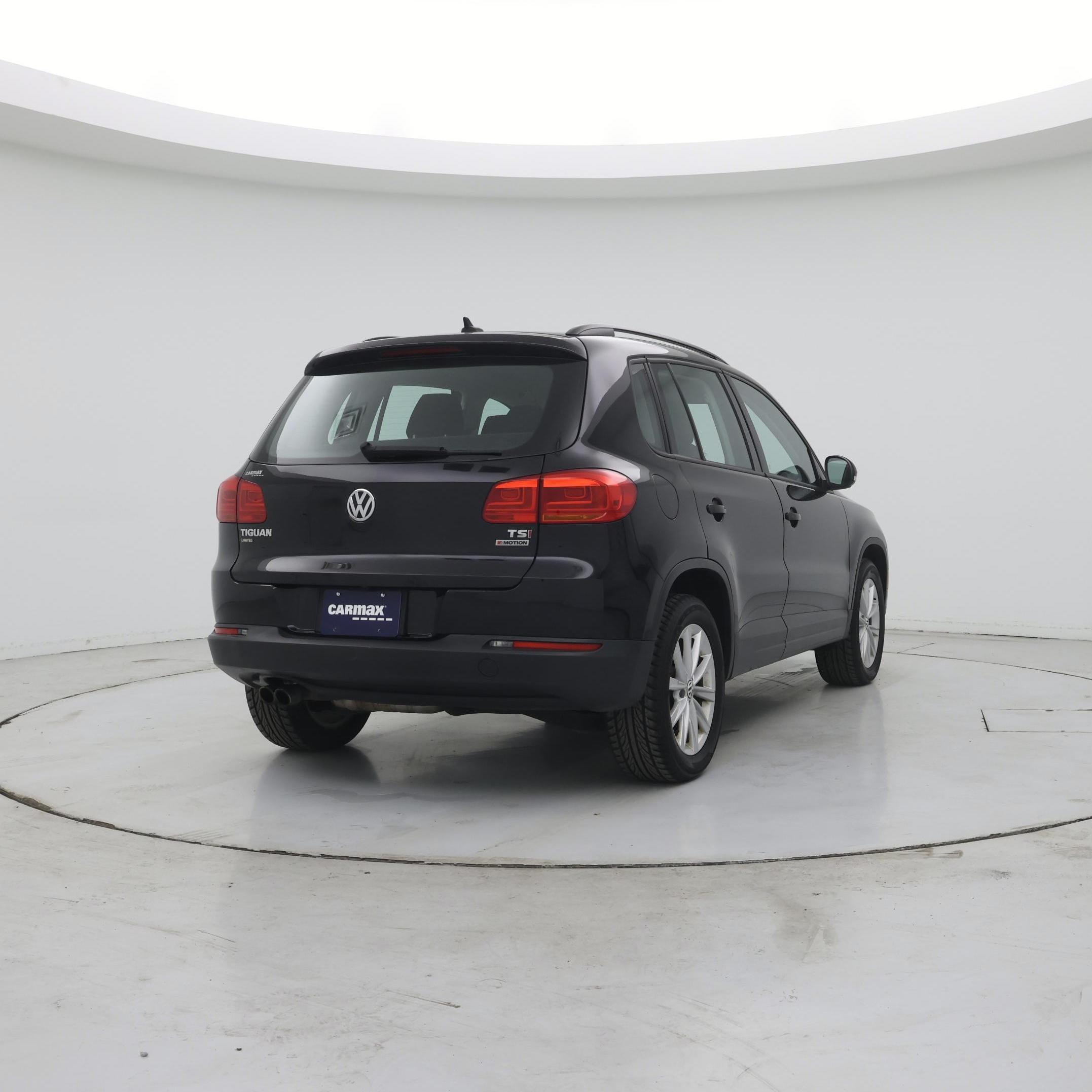 Thumbnail: 2018 Volkswagen Tiguan - 8